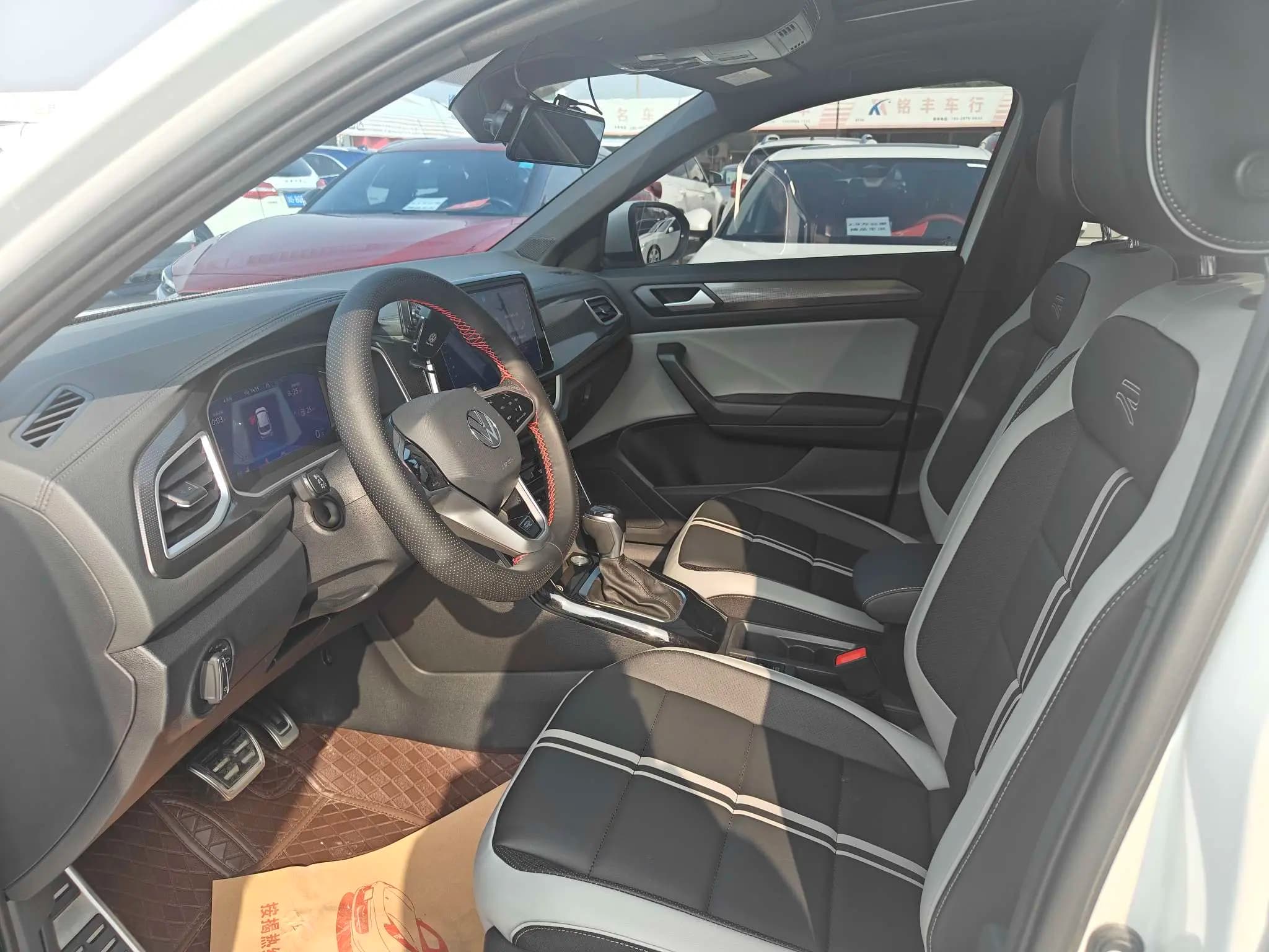 Volkswagen T-Roc 2023 г. 12147 км. — фото 13