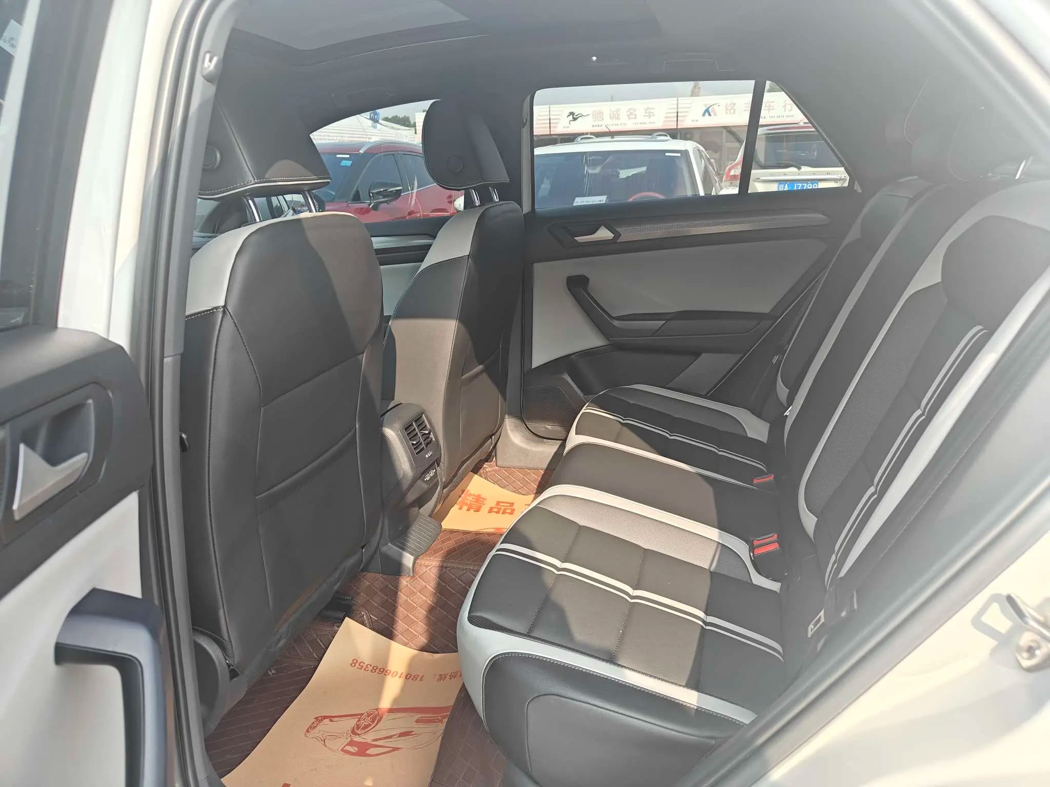 Volkswagen T-Roc 2023 г. 12147 км. — фото 14