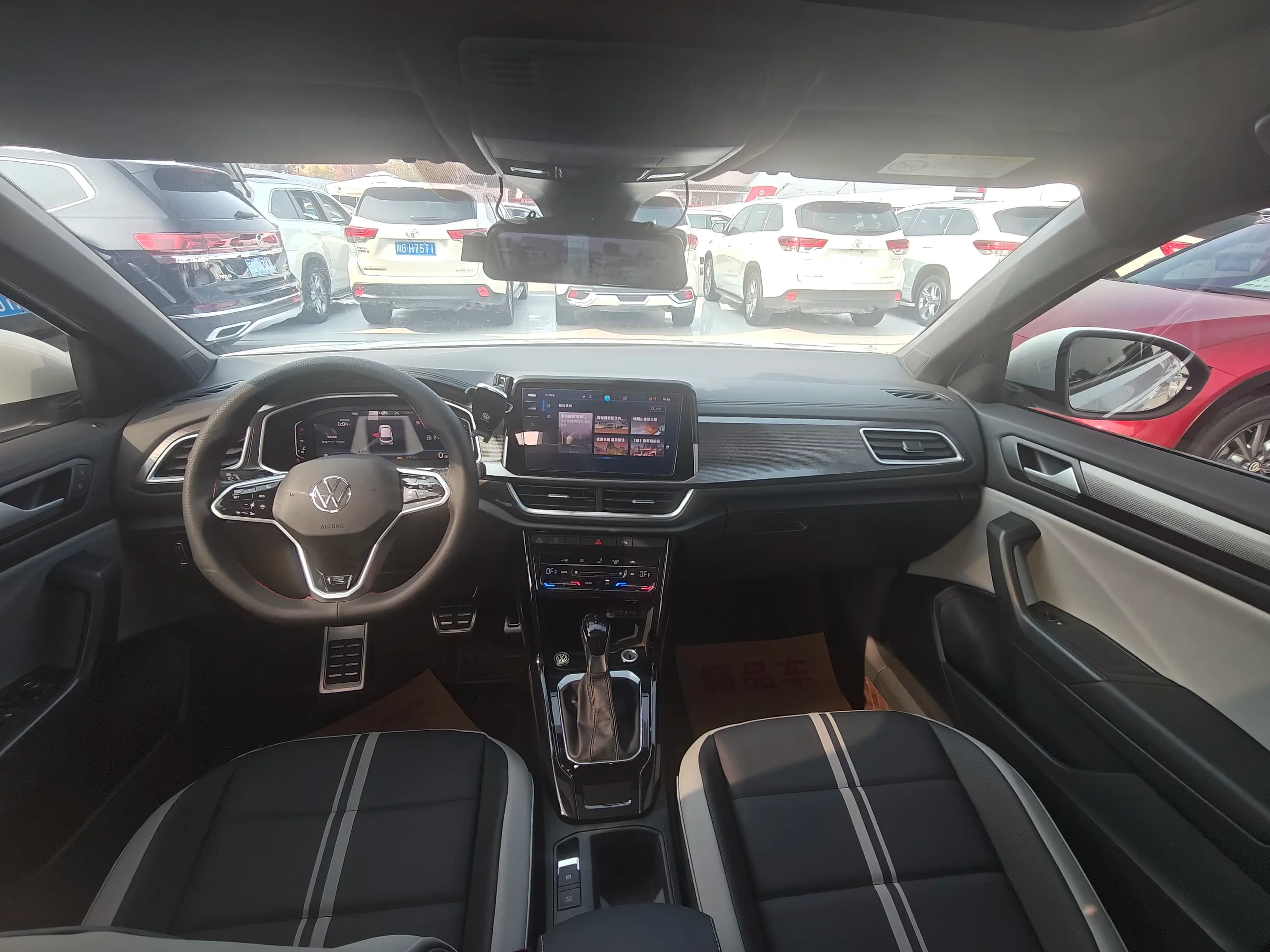 Volkswagen T-Roc 2023 г. 12147 км. — фото 10