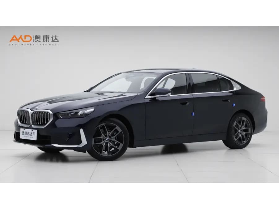BMW 5 Series 2024 г. 5727 км.