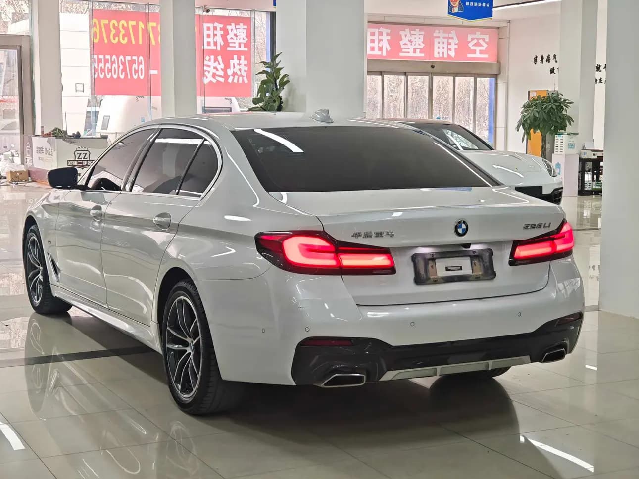 BMW 5 Series 2023 г. 63038 км. — фото 2
