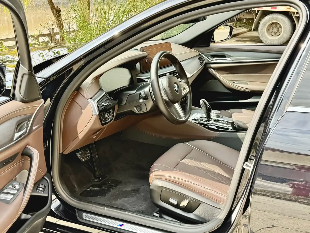 BMW 5 Series 2023 г. 68011 км. — фото 6
