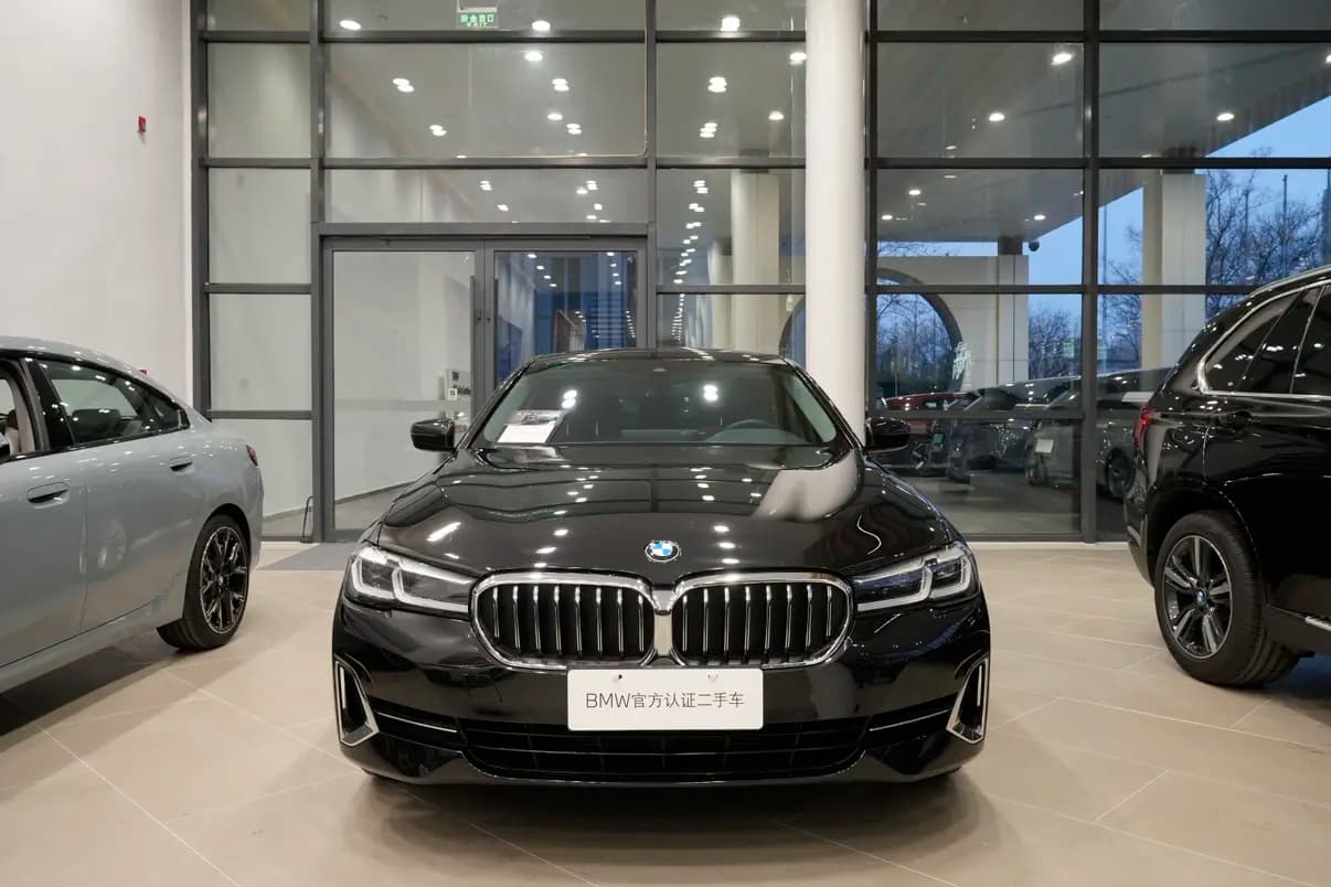 BMW 5 Series 2022 г. 106040 км. — фото 2