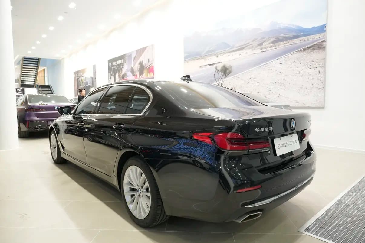 BMW 5 Series 2022 г. 106040 км. — фото 4