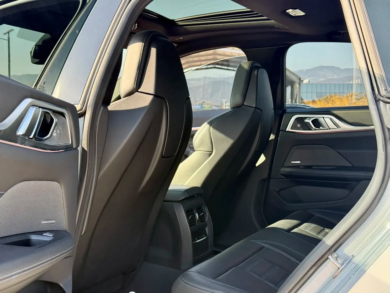BMW i4 2023 г. 34094 км. — фото 6