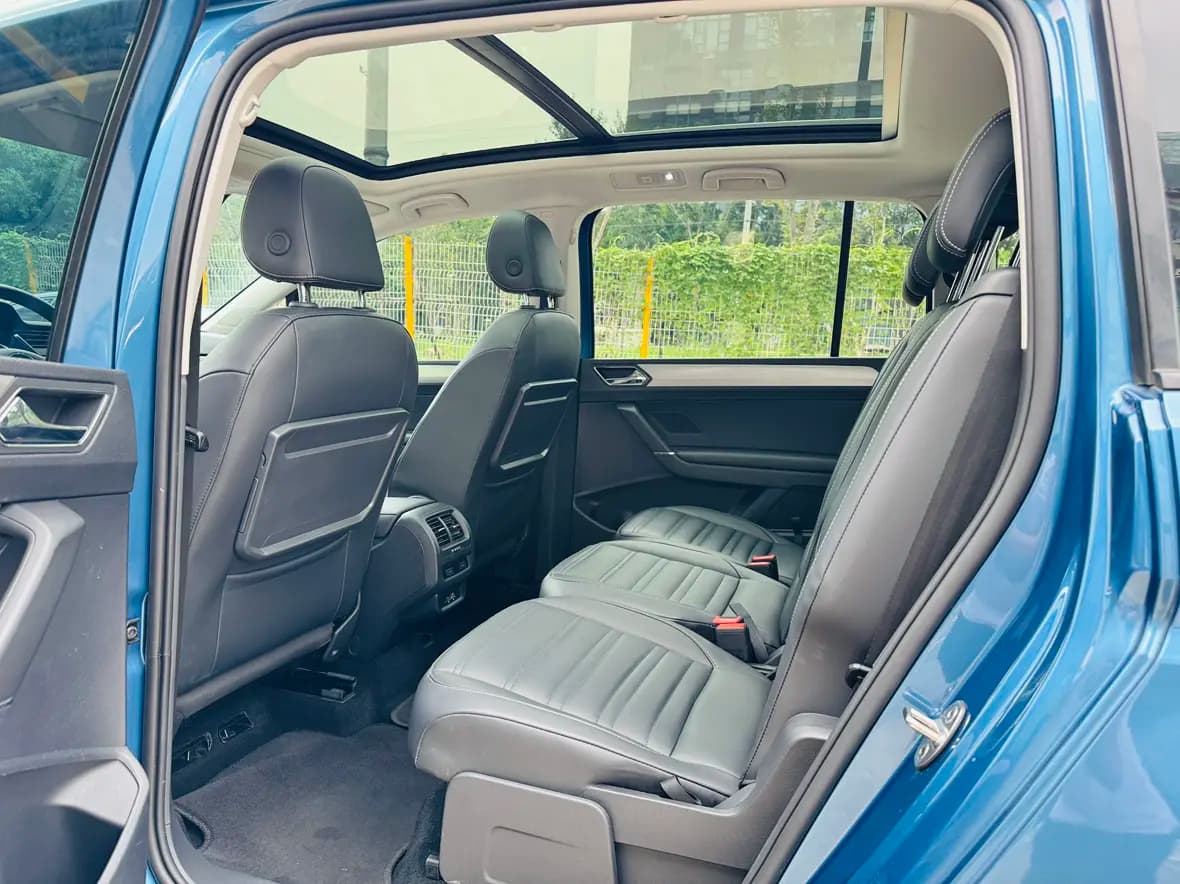 Volkswagen Touran L 2021 г. 90074 км. — фото 12