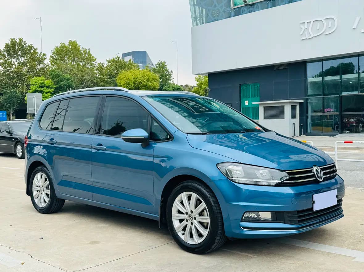 Volkswagen Touran L 2021 г. 90074 км. — фото 3