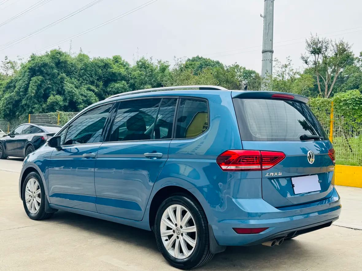 Volkswagen Touran L 2021 г. 90074 км. — фото 5