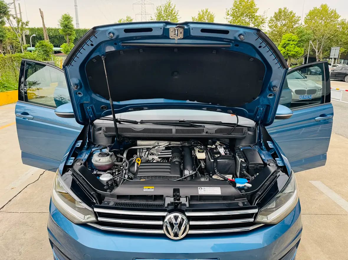 Volkswagen Touran L 2021 г. 90074 км. — фото 8