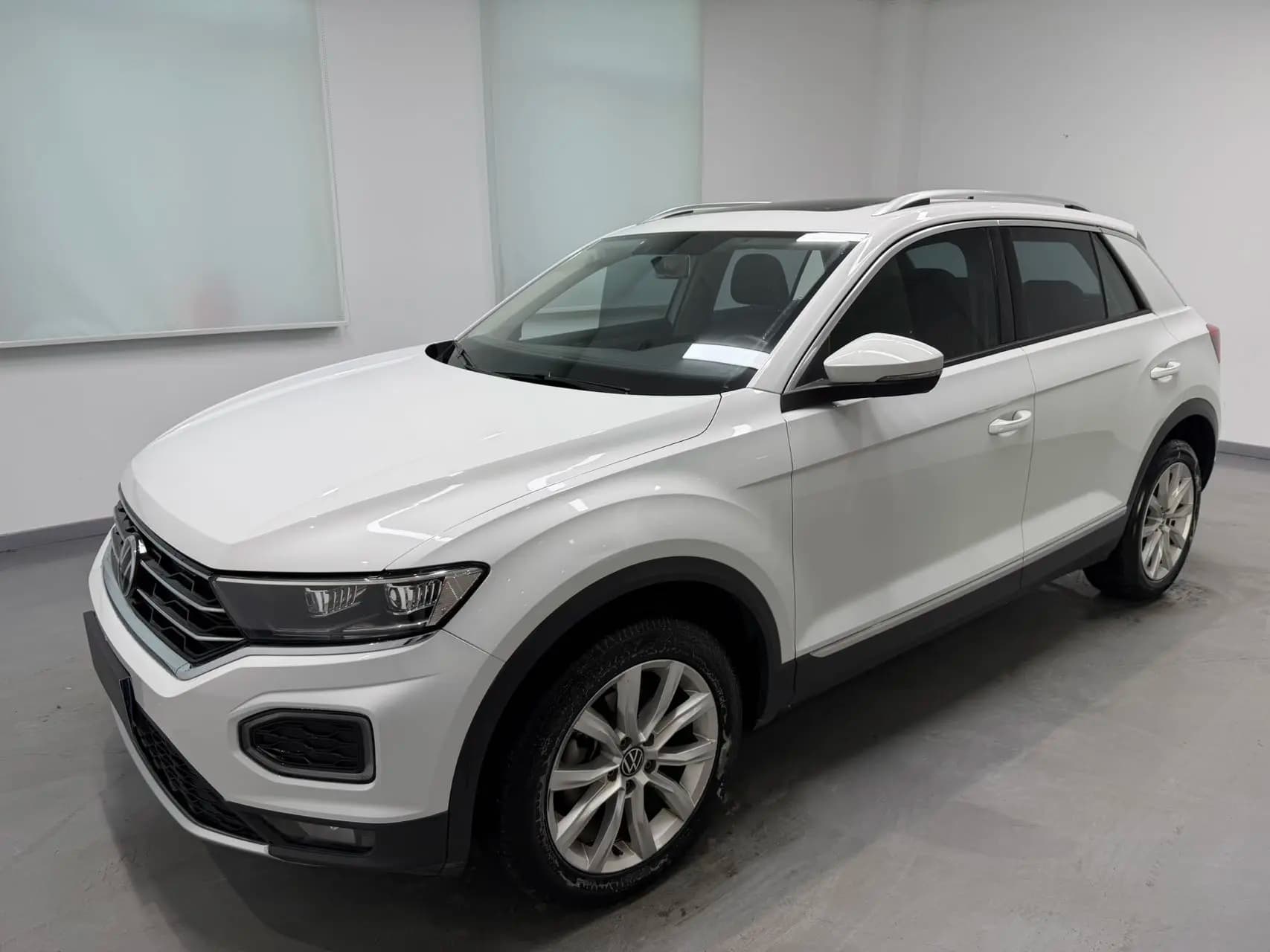 Volkswagen T-Roc 2022 г. 28148 км.