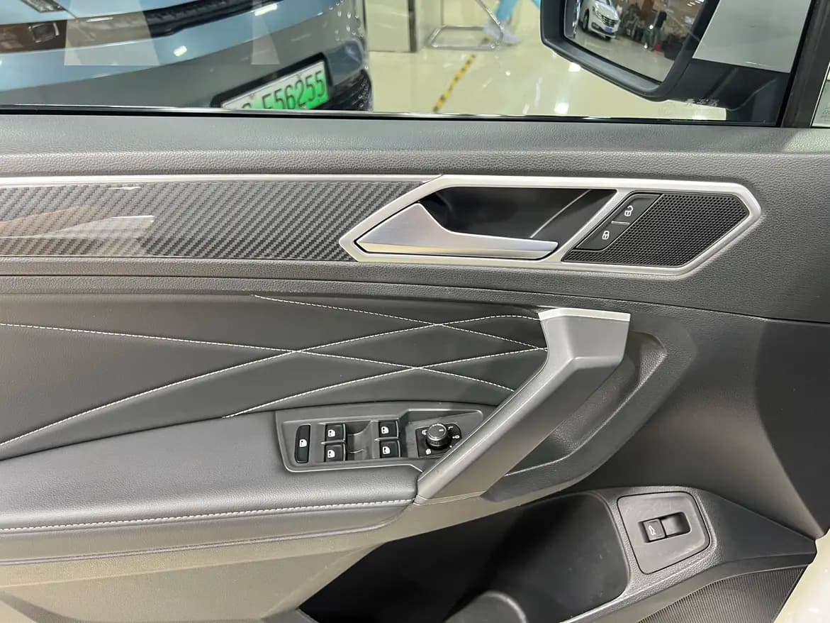 Volkswagen Tiguan L 2021 г. 74036 км. — фото 12