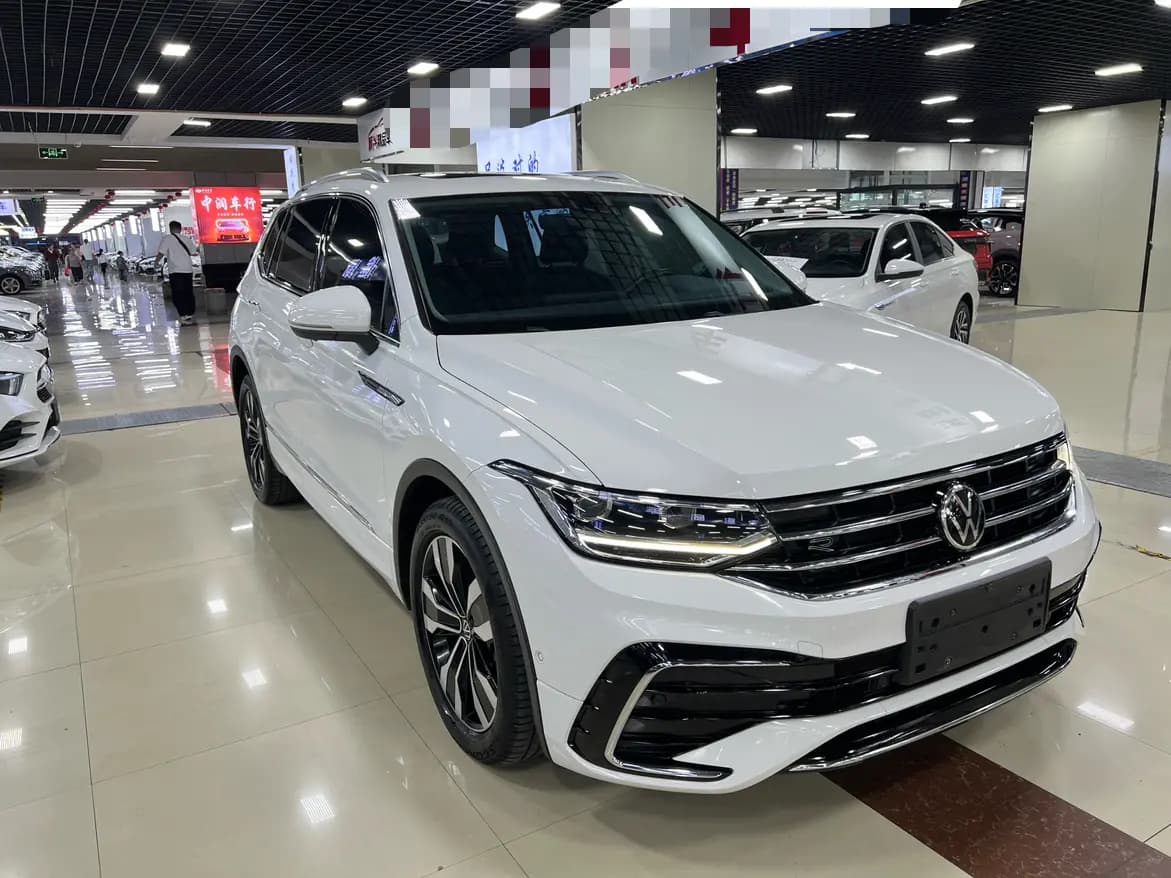 Volkswagen Tiguan L 2021 г. 74036 км. — фото 3