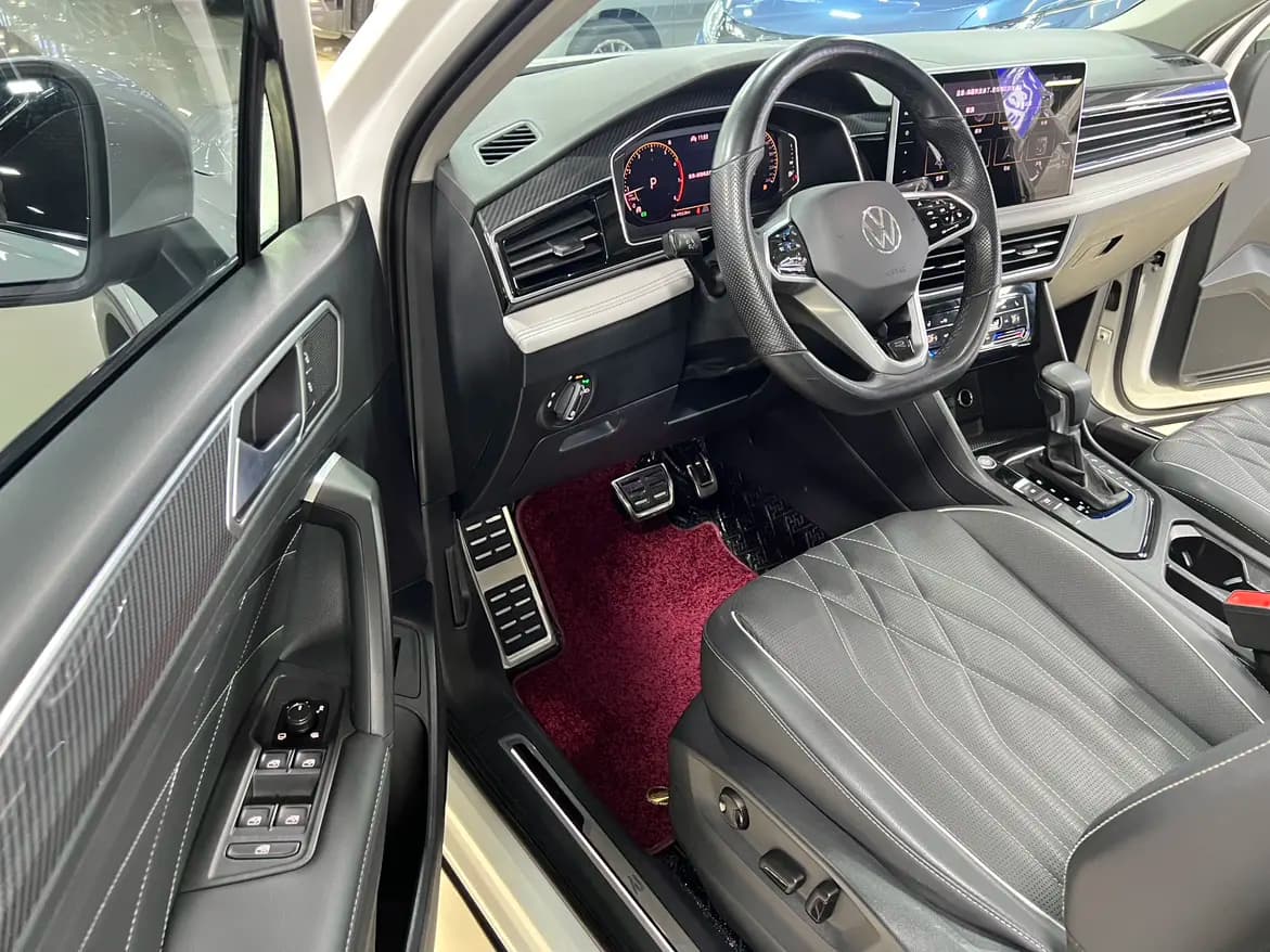 Volkswagen Tiguan L 2021 г. 74036 км. — фото 21