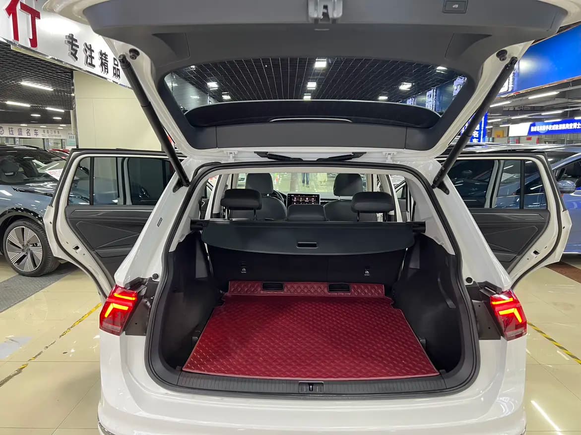 Volkswagen Tiguan L 2021 г. 74036 км. — фото 22