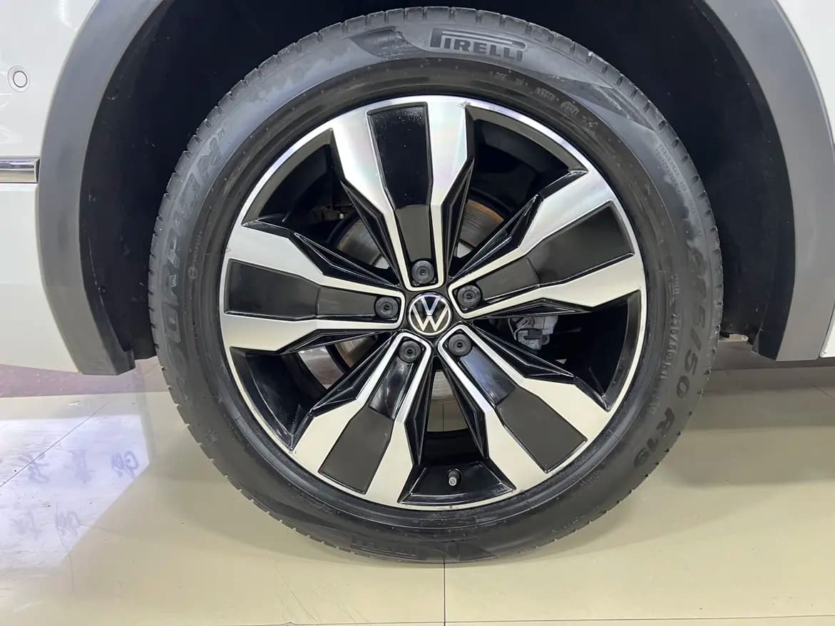 Volkswagen Tiguan L 2021 г. 74036 км. — фото 8