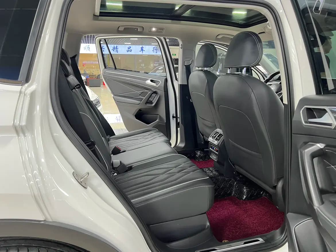 Volkswagen Tiguan L 2021 г. 74036 км. — фото 9