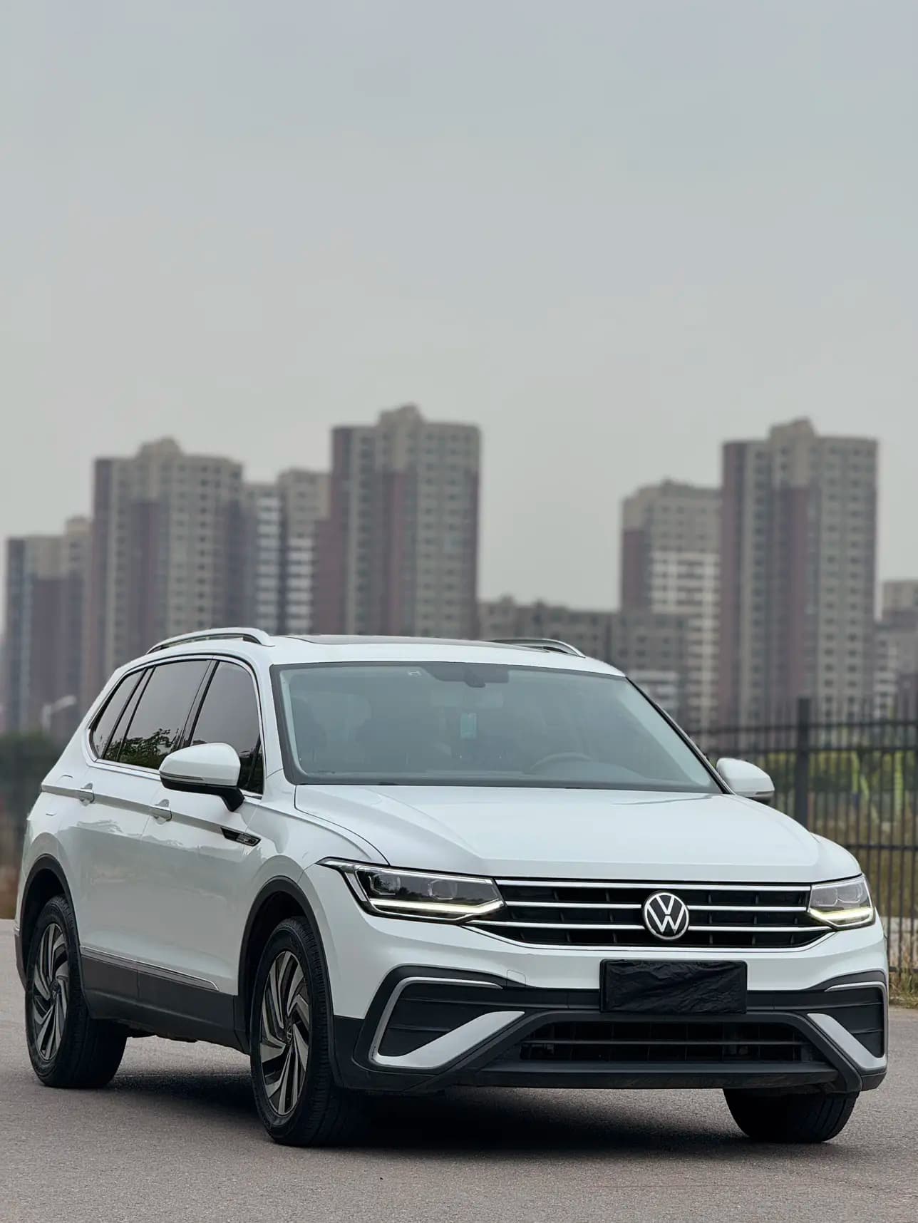 Volkswagen Tiguan L 2023 г. 96037 км. — фото 12