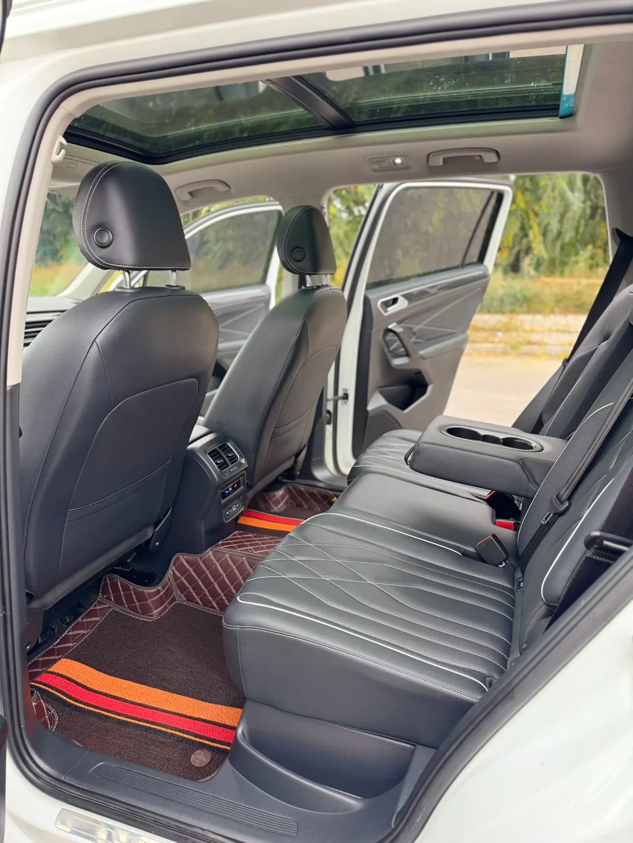 Volkswagen Tiguan L 2023 г. 96037 км. — фото 16