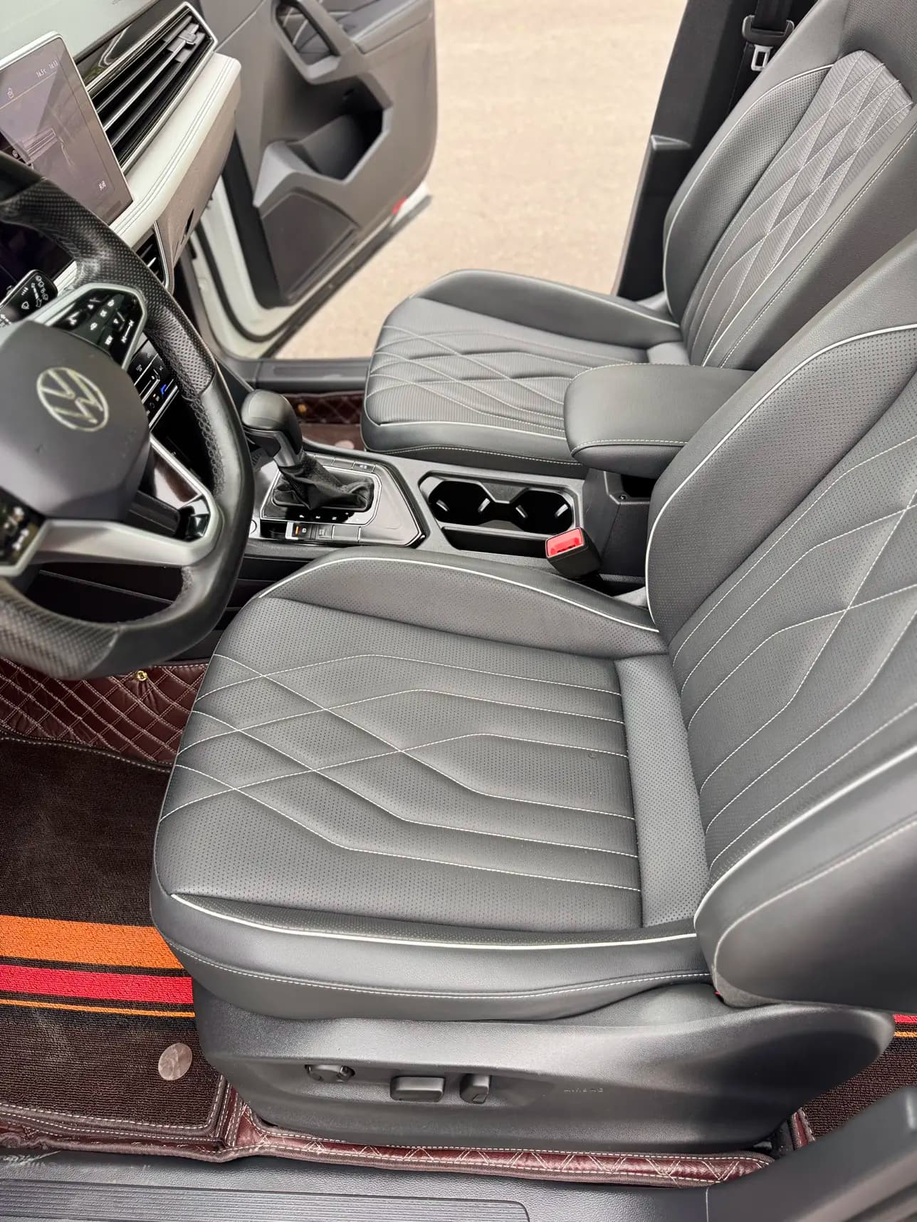 Volkswagen Tiguan L 2023 г. 96037 км. — фото 17