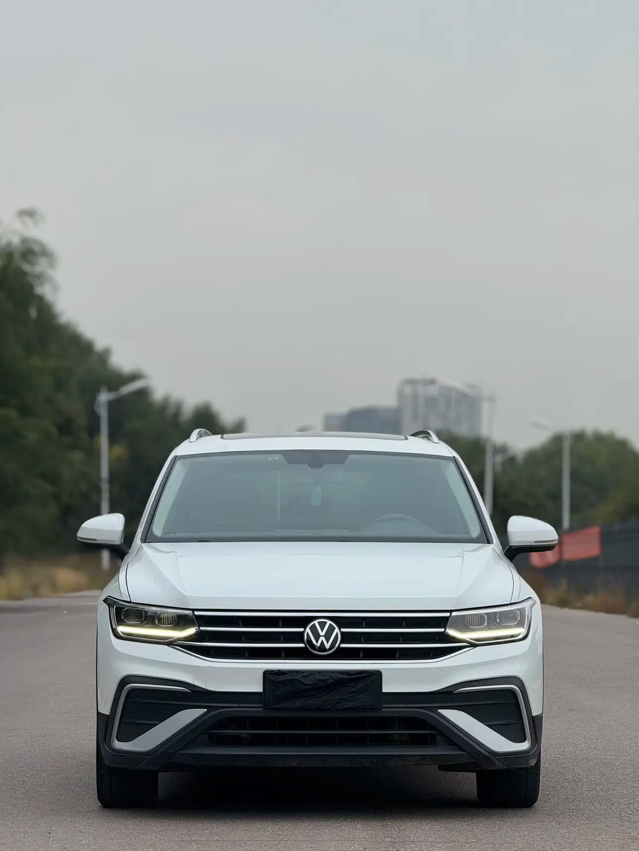 Volkswagen Tiguan L 2023 г. 96037 км. — фото 26