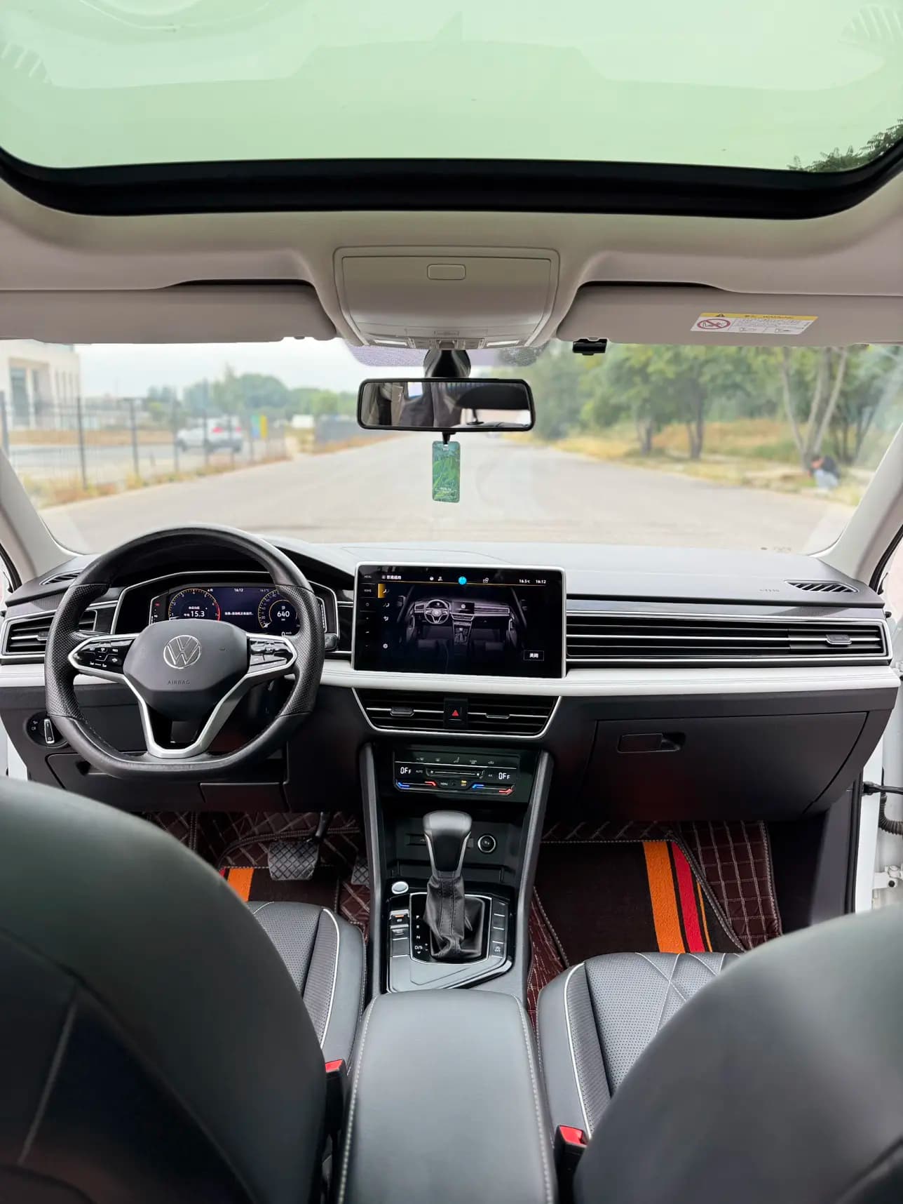 Volkswagen Tiguan L 2023 г. 96037 км. — фото 28
