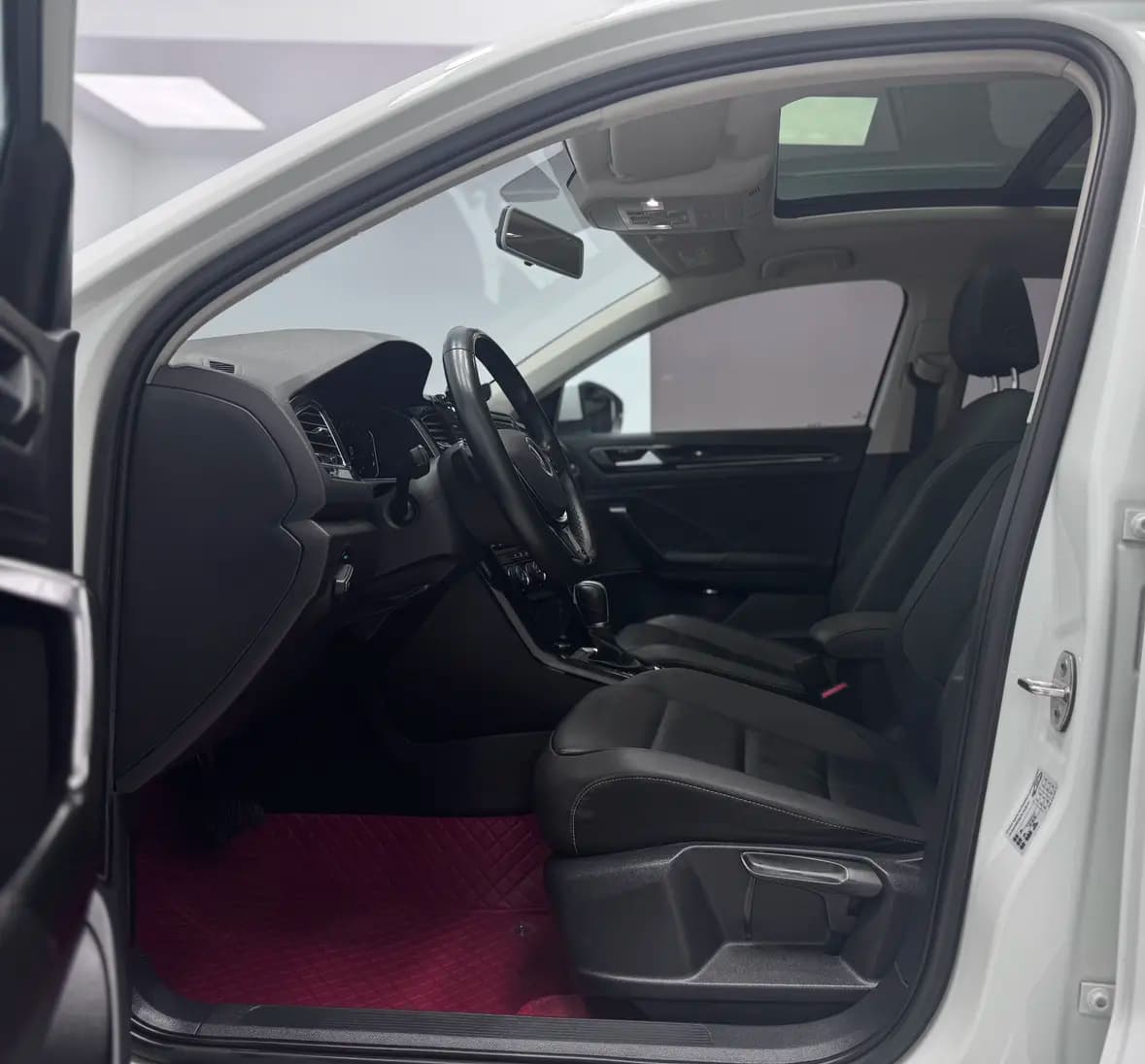 Volkswagen T-Roc 2021 г. 58149 км. — фото 16