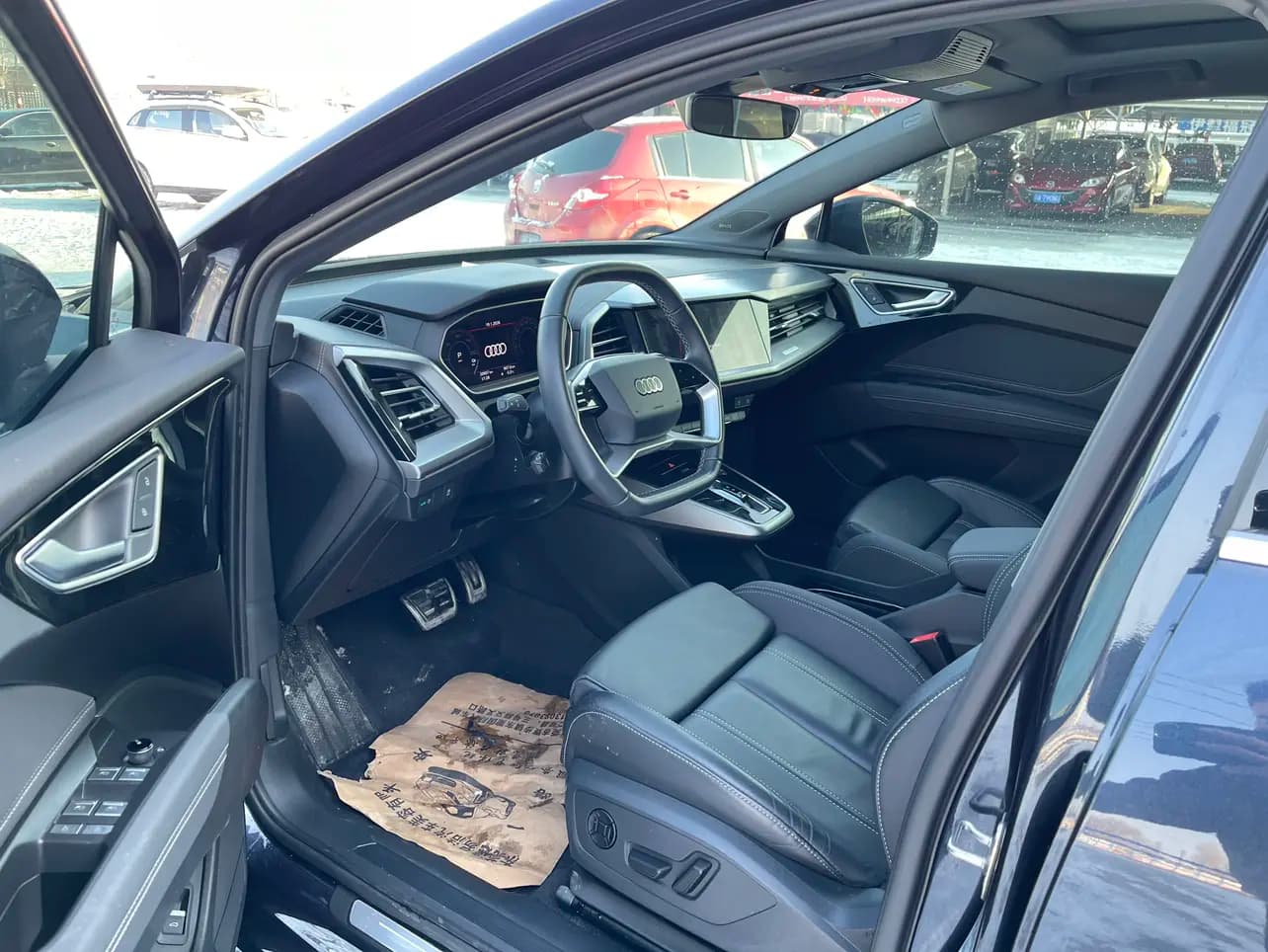 Audi Q4 e-tron 2023 г. 30990 км. — фото 7