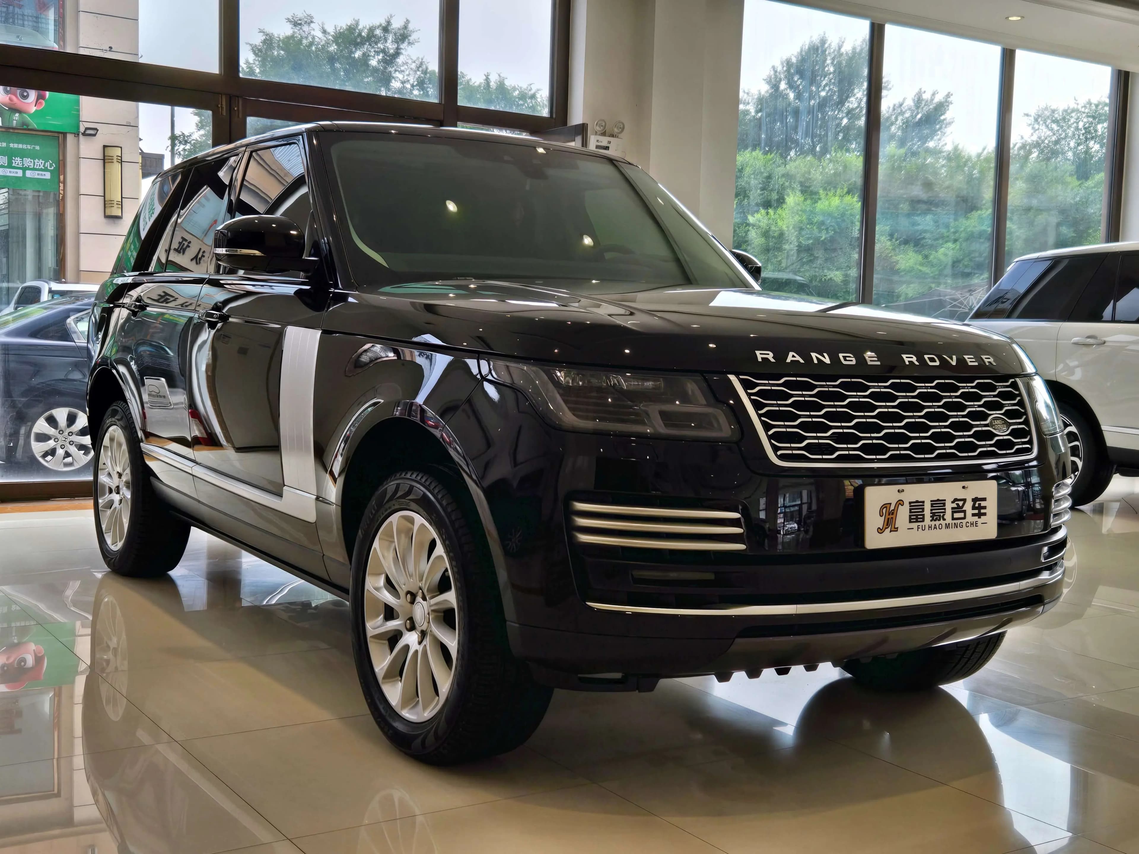 Land Rover Range rover 2021 г. 63082 км. — фото 3