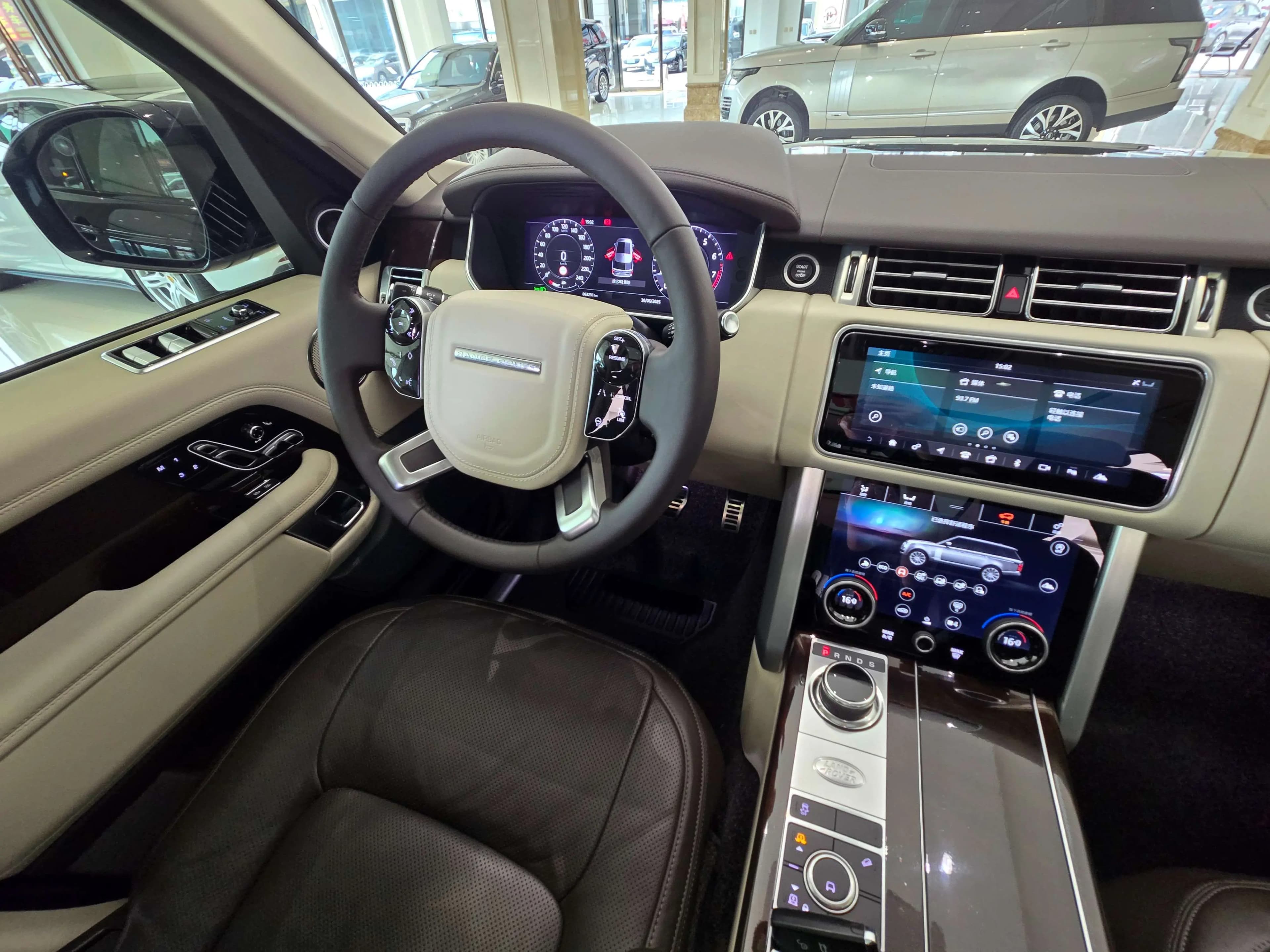 Land Rover Range rover 2021 г. 63082 км. — фото 21
