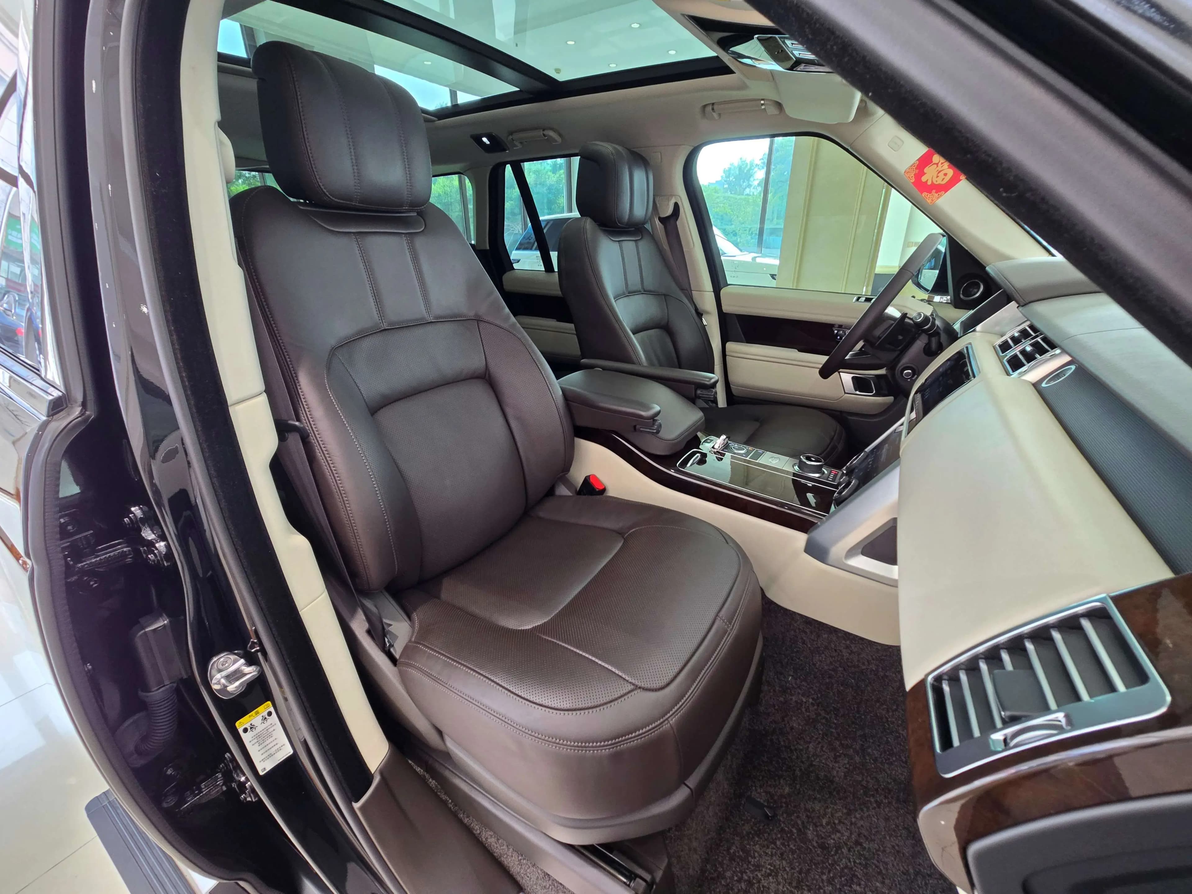 Land Rover Range rover 2021 г. 63082 км. — фото 23