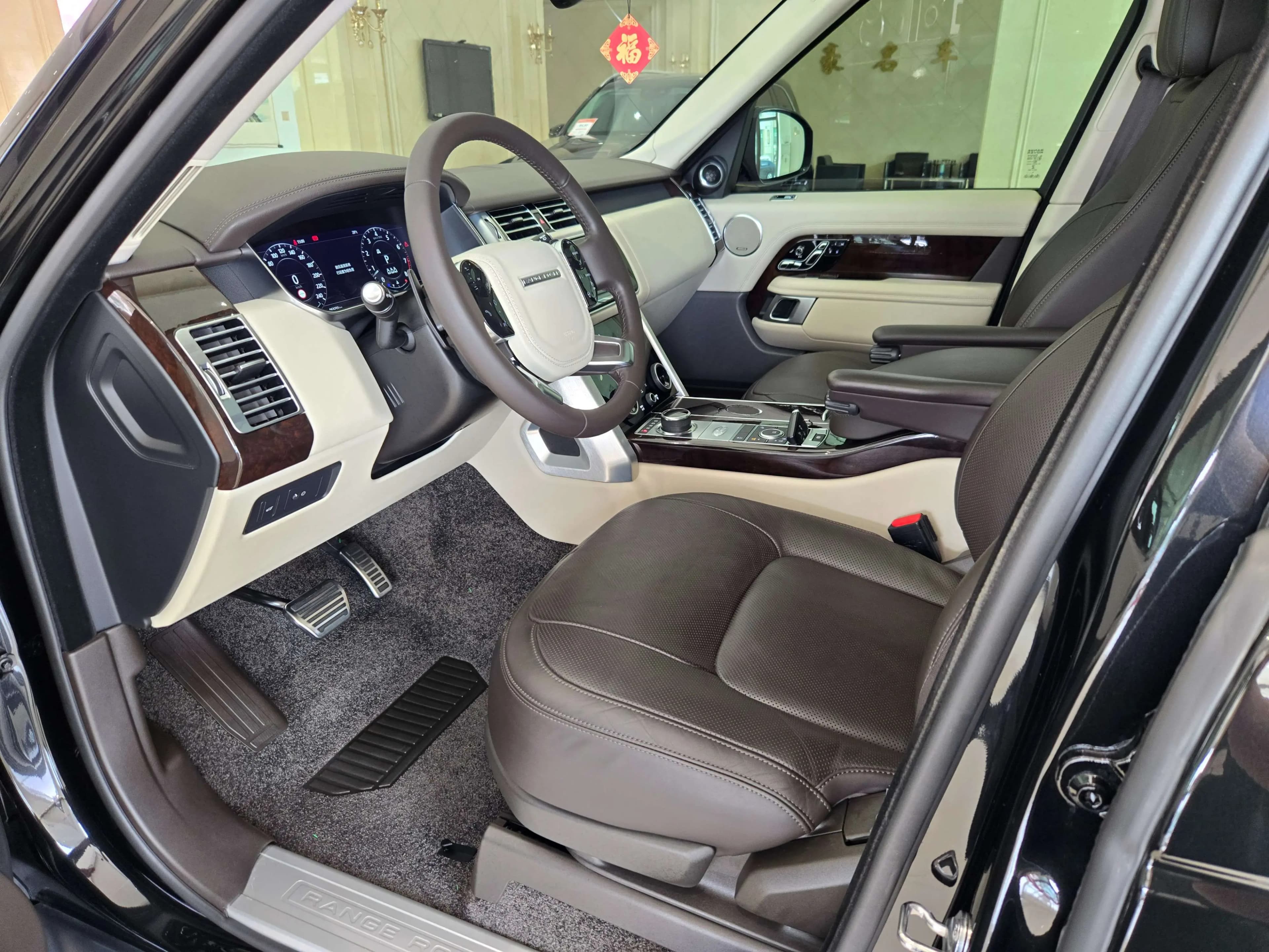 Land Rover Range rover 2021 г. 63082 км. — фото 27