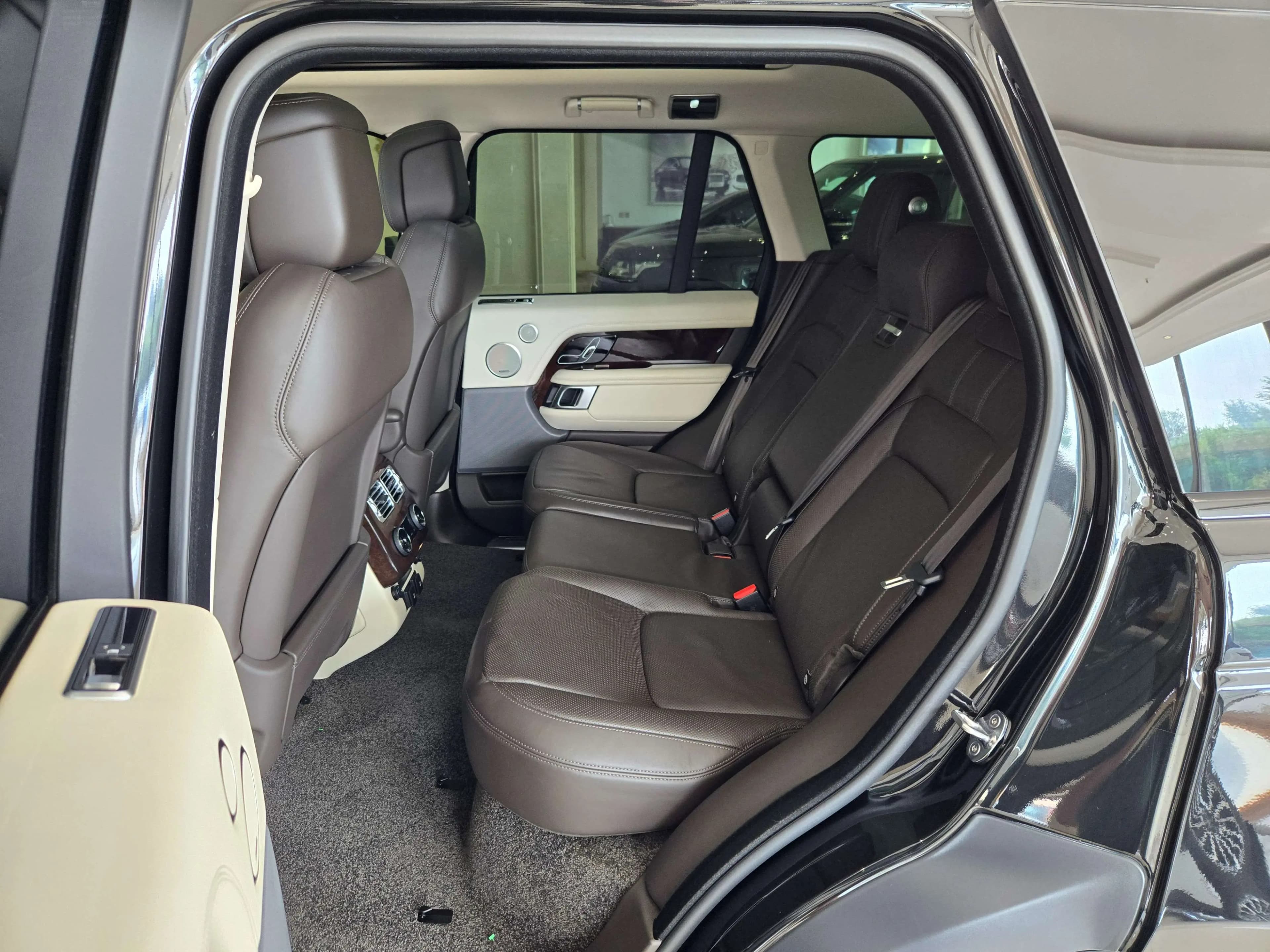 Land Rover Range rover 2021 г. 63082 км. — фото 29