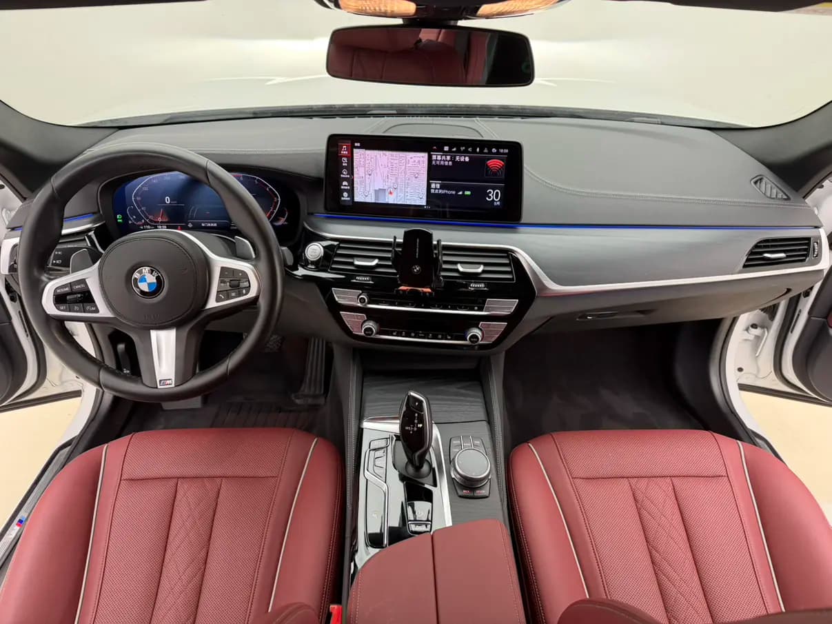BMW 5 Series 2021 г. 83000 км. — фото 9