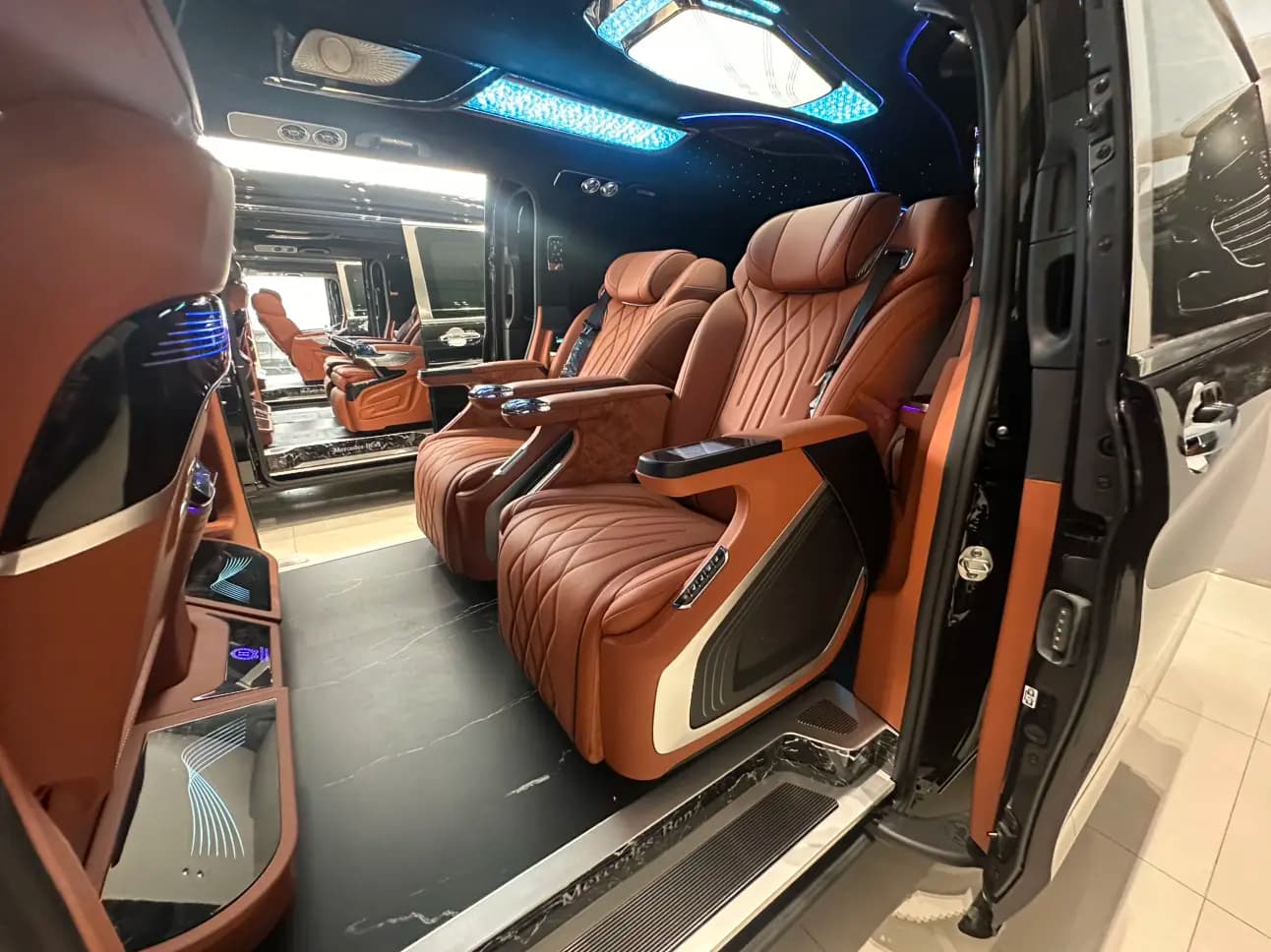 Mercedes-Benz Vito 2025 г. 2515 км. — фото 13