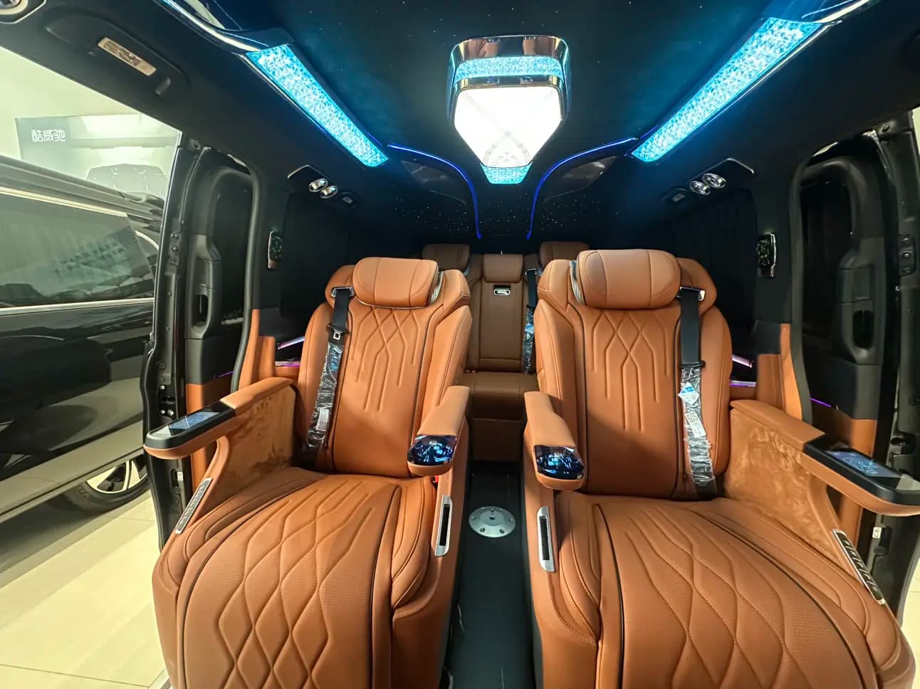 Mercedes-Benz Vito 2025 г. 2515 км. — фото 10