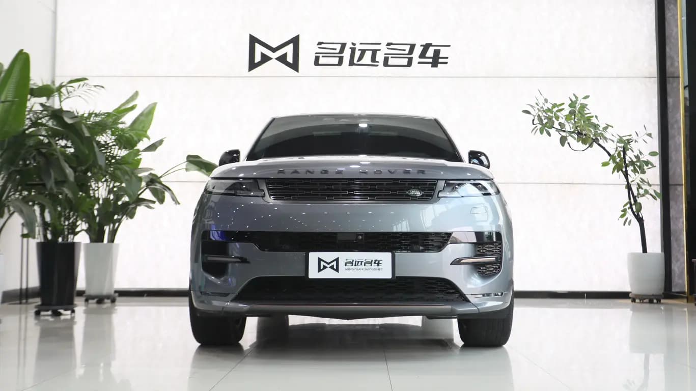 Land Rover Range Rover Sport 2023 г. 57057 км. — фото 2