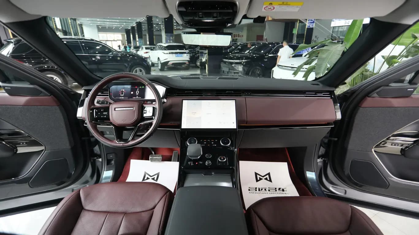 Land Rover Range Rover Sport 2023 г. 57057 км. — фото 11
