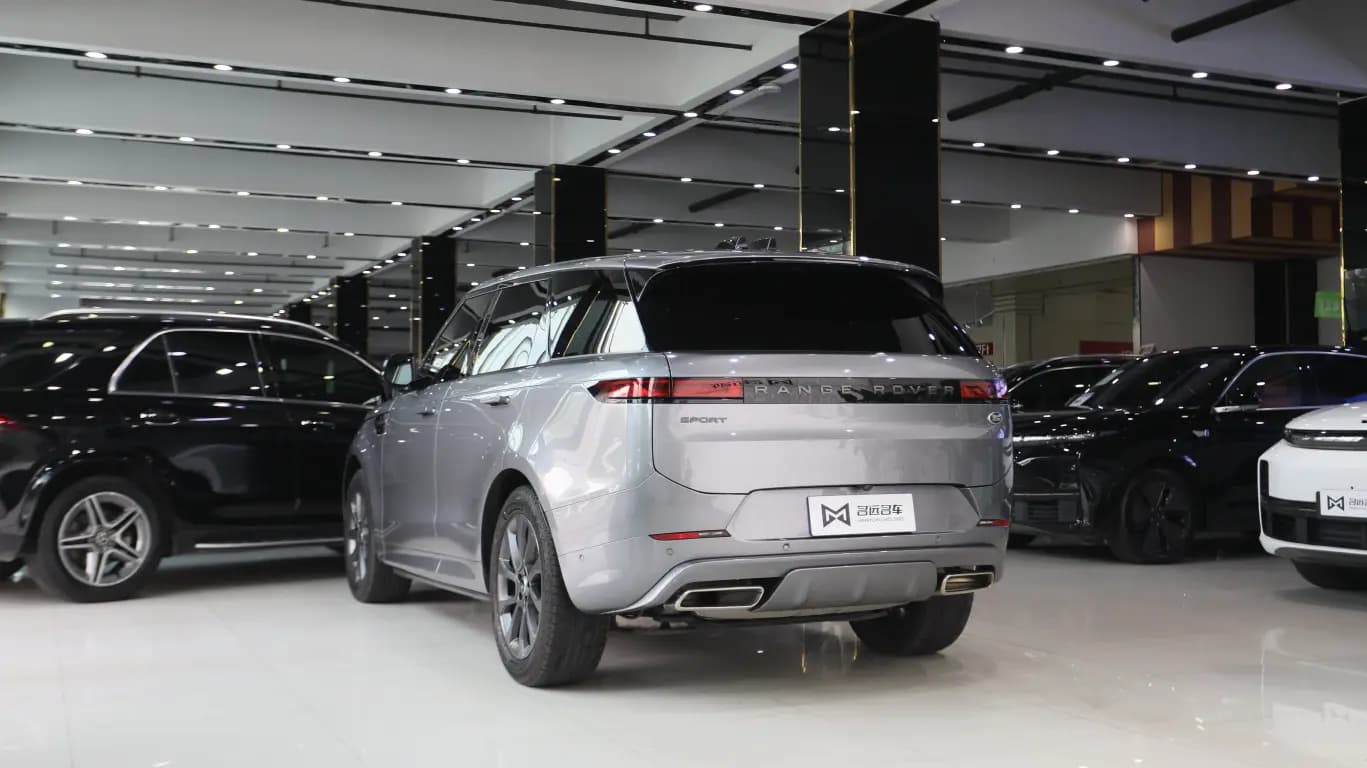 Land Rover Range Rover Sport 2023 г. 57057 км. — фото 4