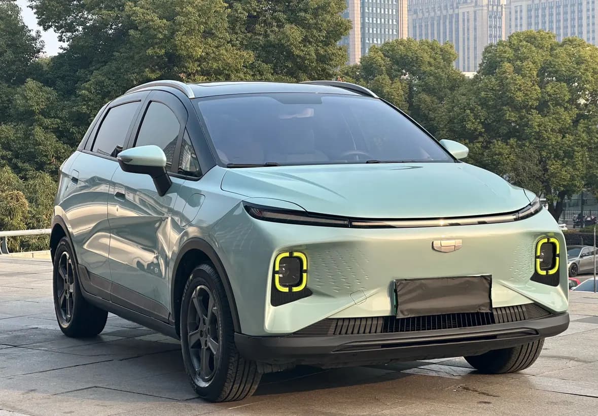 Geely Geometry E Firefly 2022 г. 81035 км. — фото 3