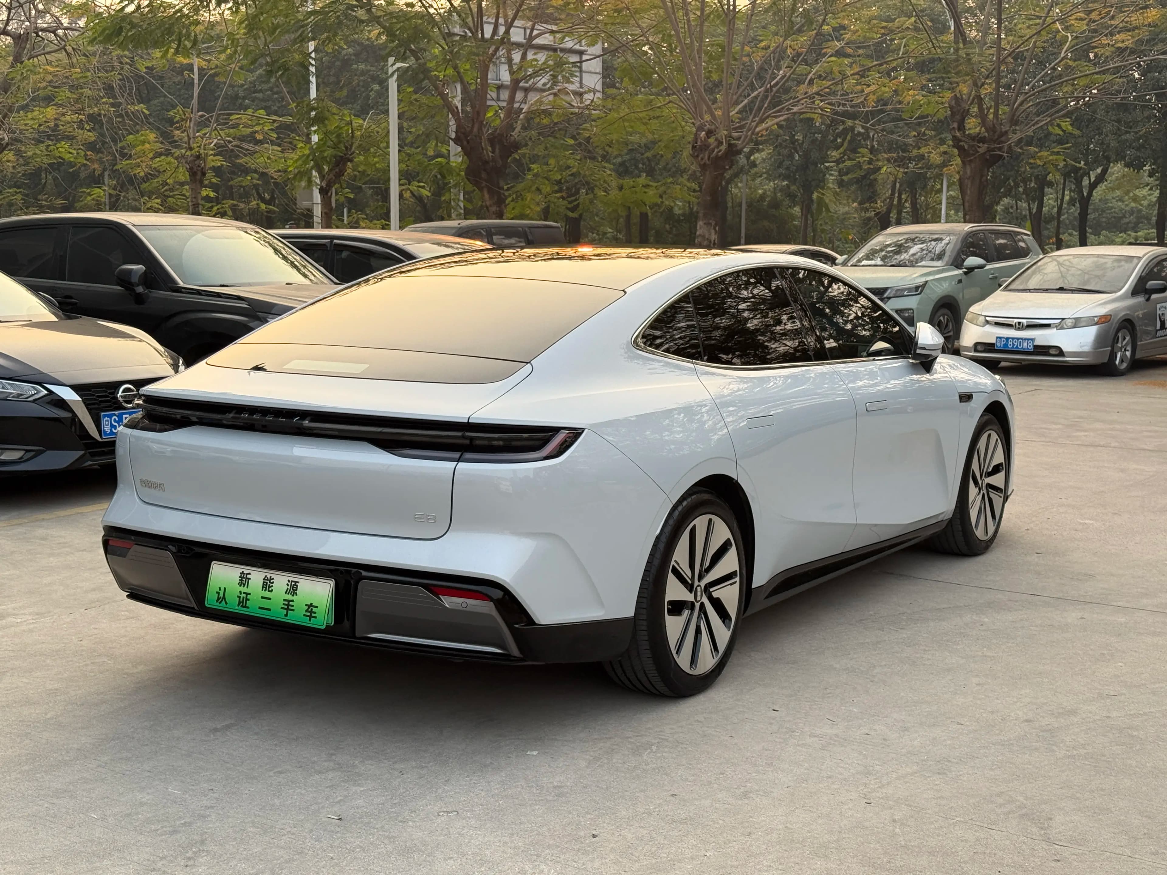 Geely Galaxy E8 2024 г. 19069 км. — фото 6