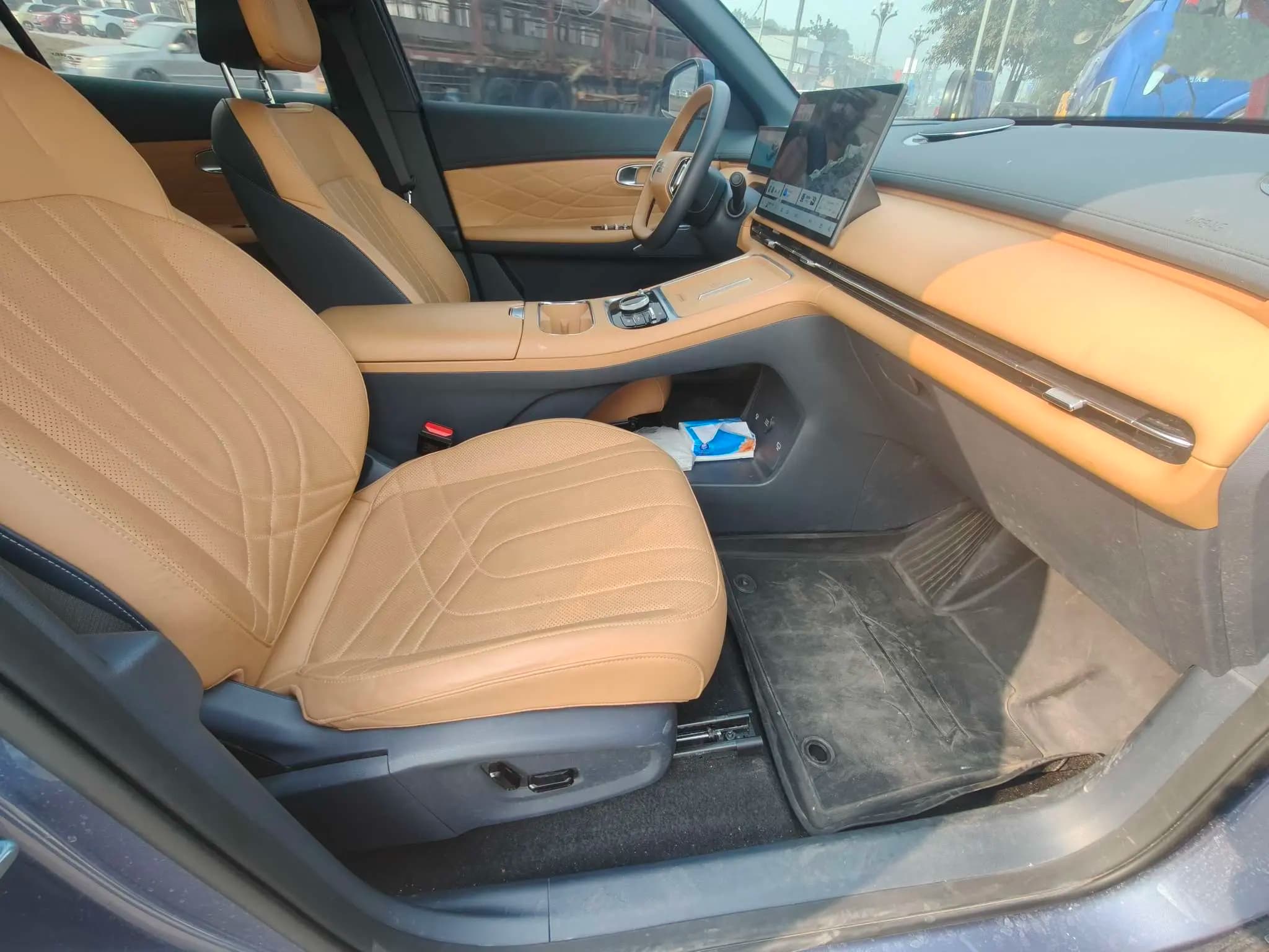 Geely Galaxy Starship 7 EM-i 2025 г. 17026 км. — фото 4