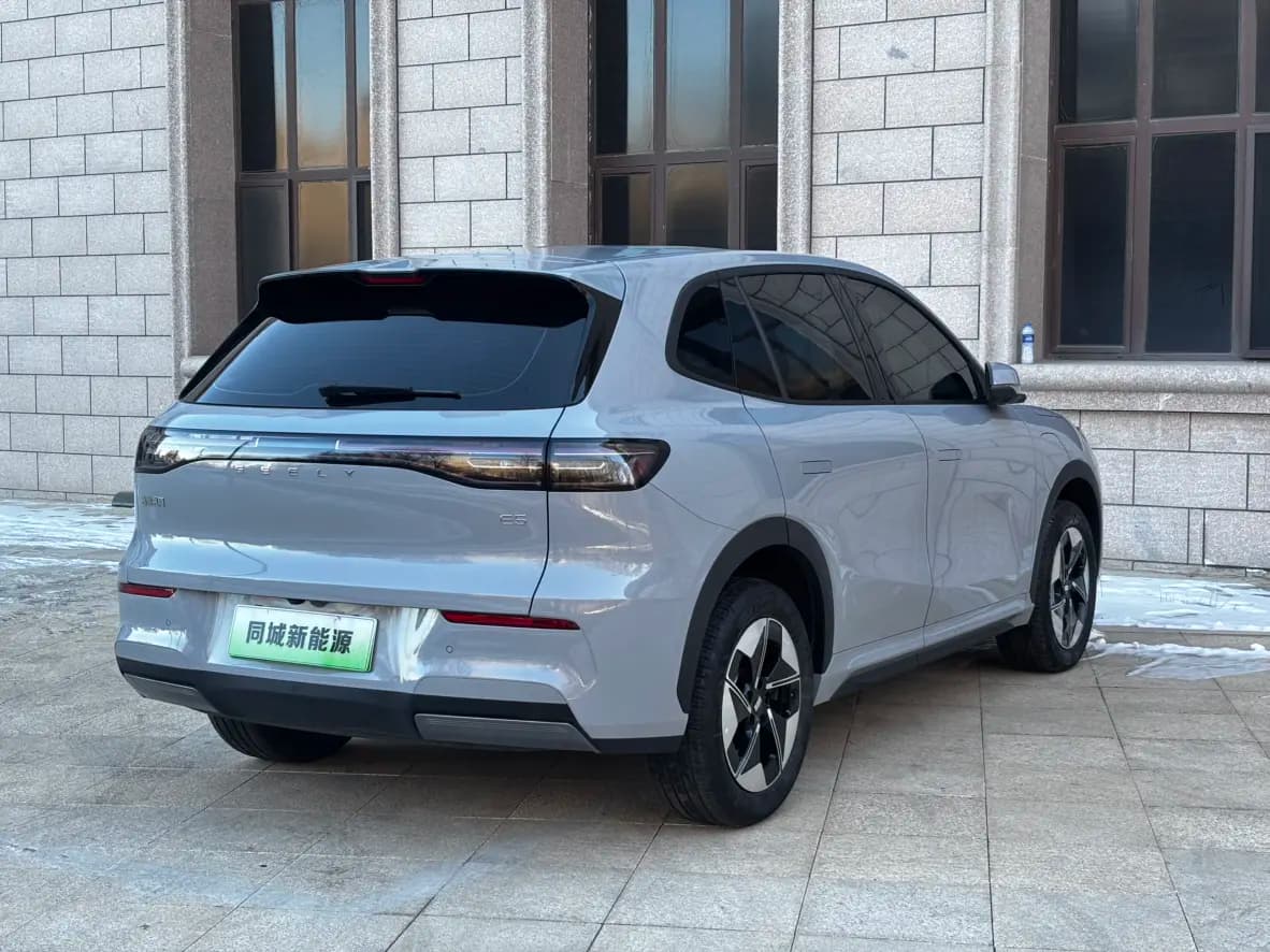Geely Galaxy E5 2025 г. 5071 км. — фото 5