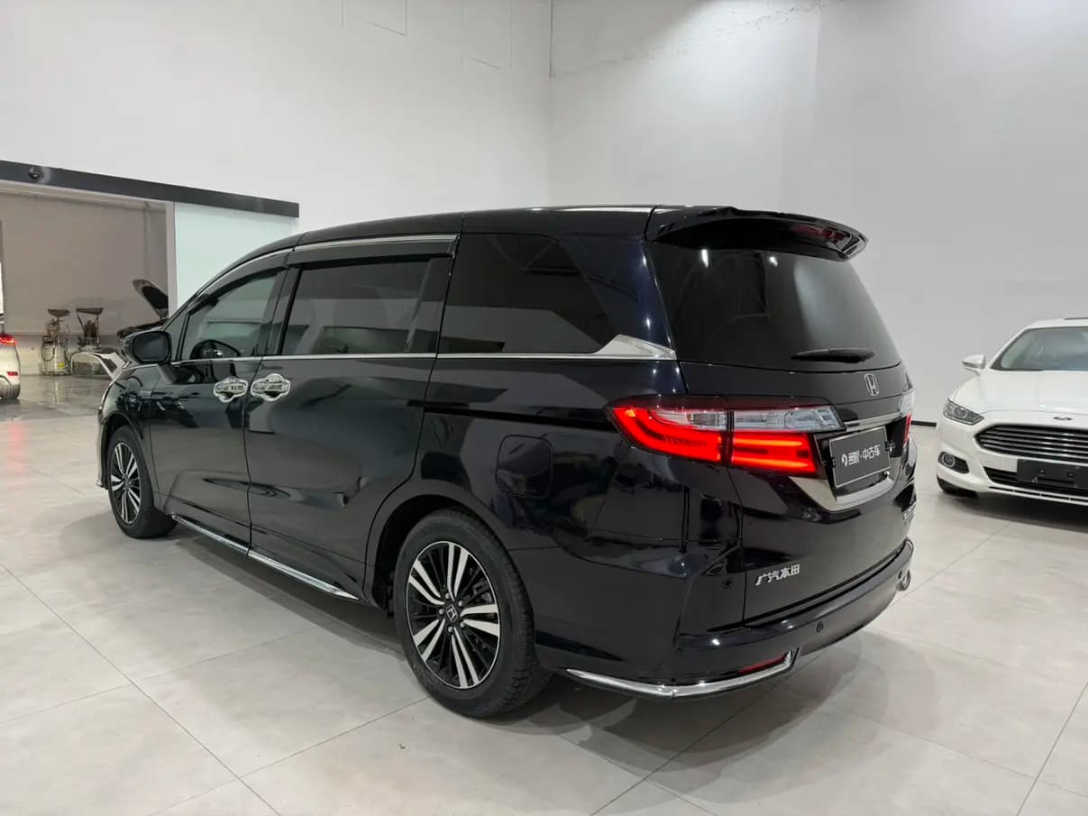 Honda Odyssey 2021 г. 50009 км. — фото 4