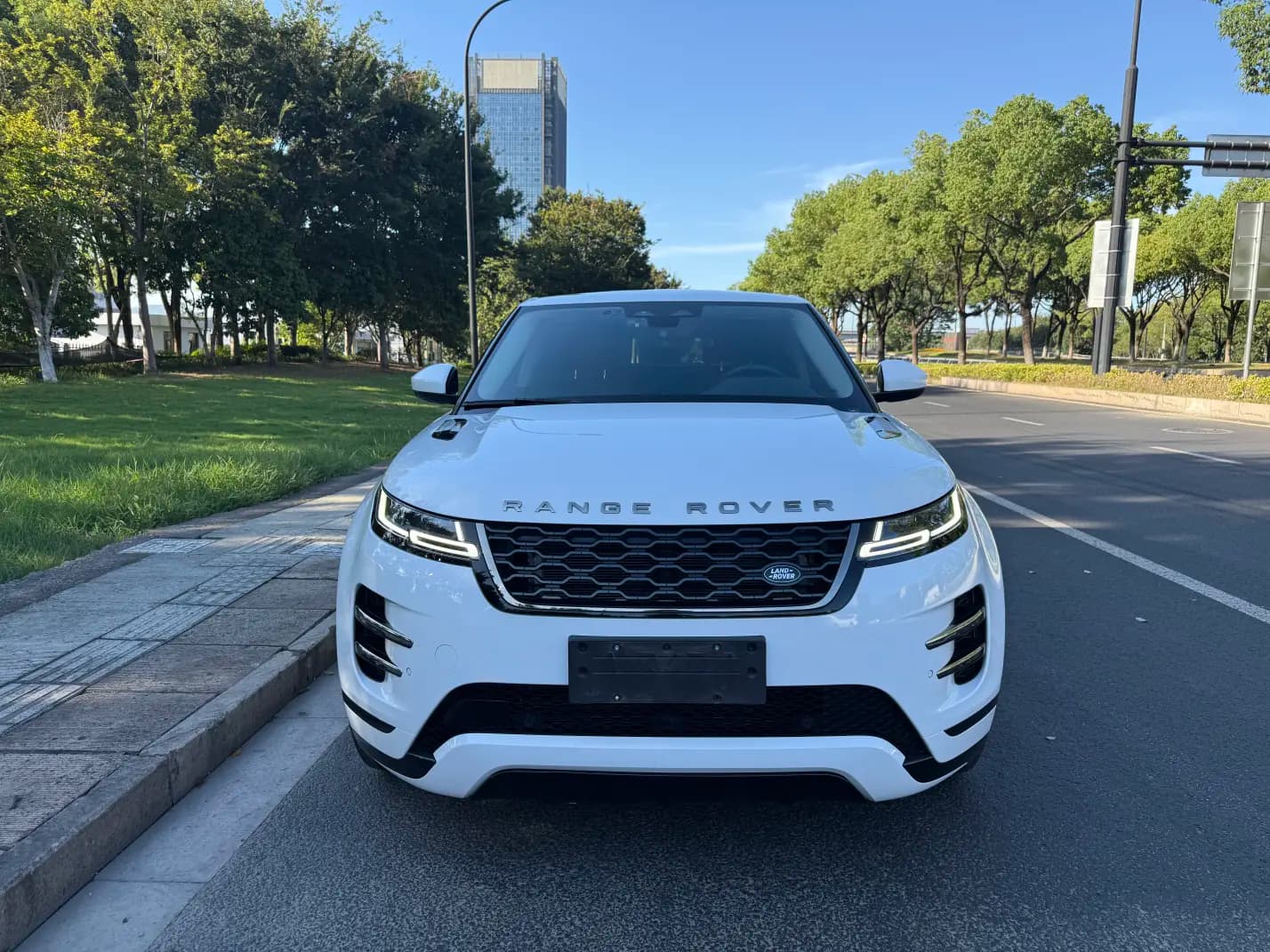 Land Rover Range Rover Evoque 2022 г. 24098 км. — фото 2