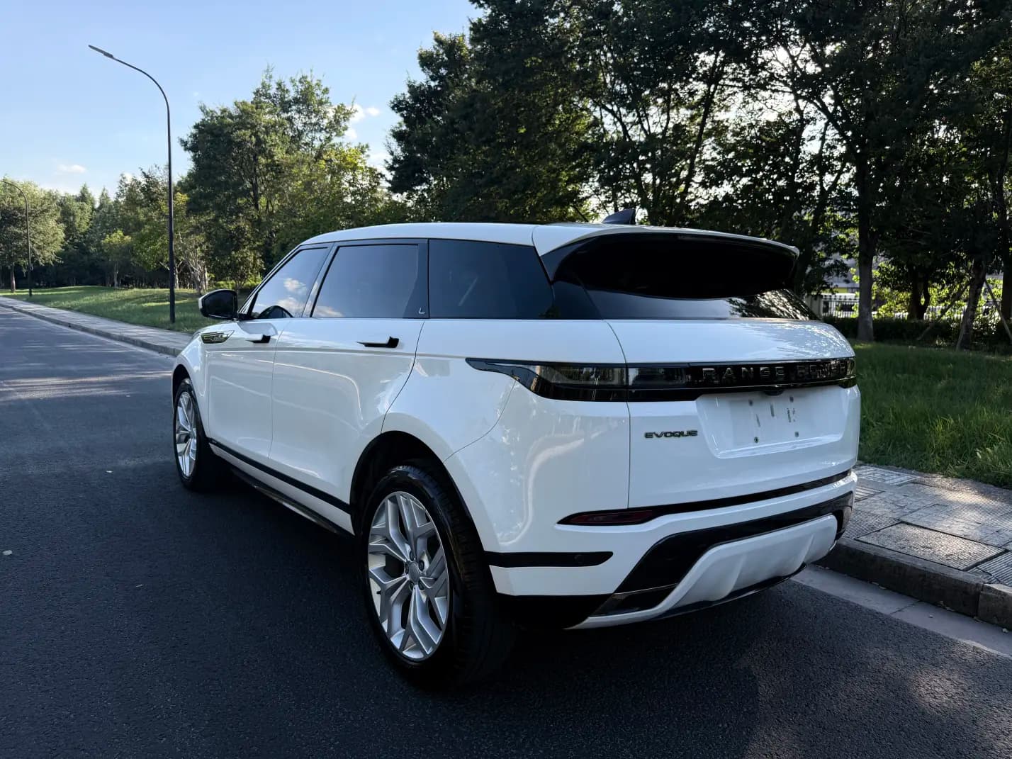Land Rover Range Rover Evoque 2022 г. 24098 км. — фото 4