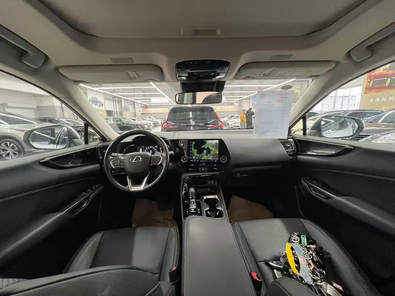 Lexus NX PHEV 2023 г. 45005 км. — фото 11