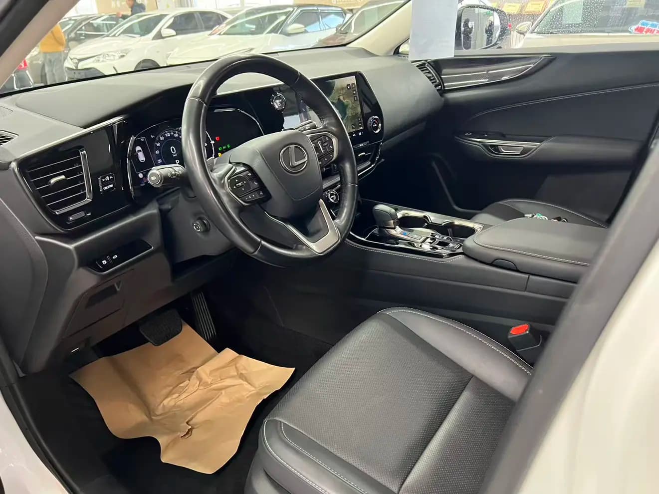 Lexus NX PHEV 2023 г. 45005 км. — фото 18