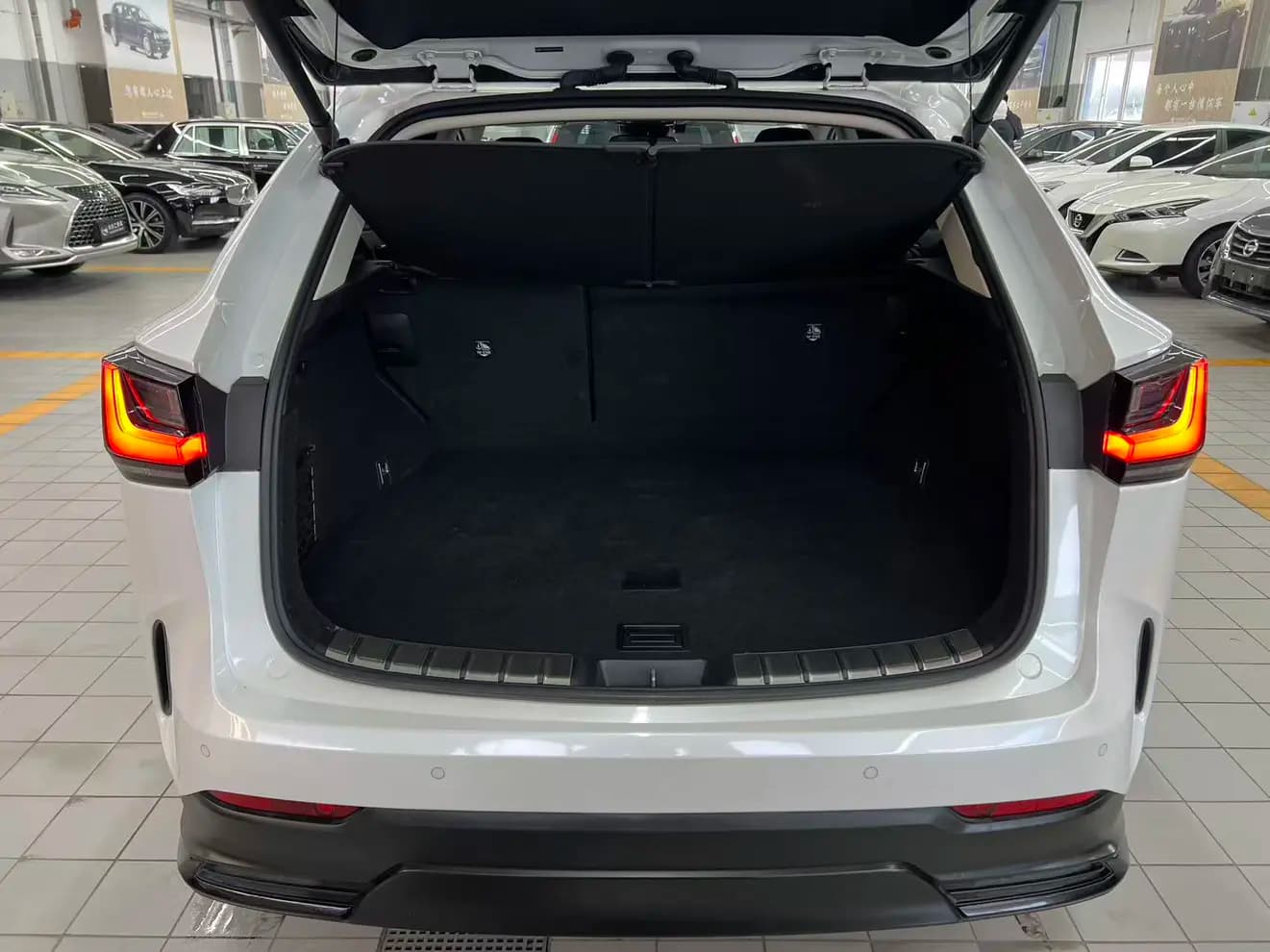 Lexus NX PHEV 2023 г. 45005 км. — фото 22