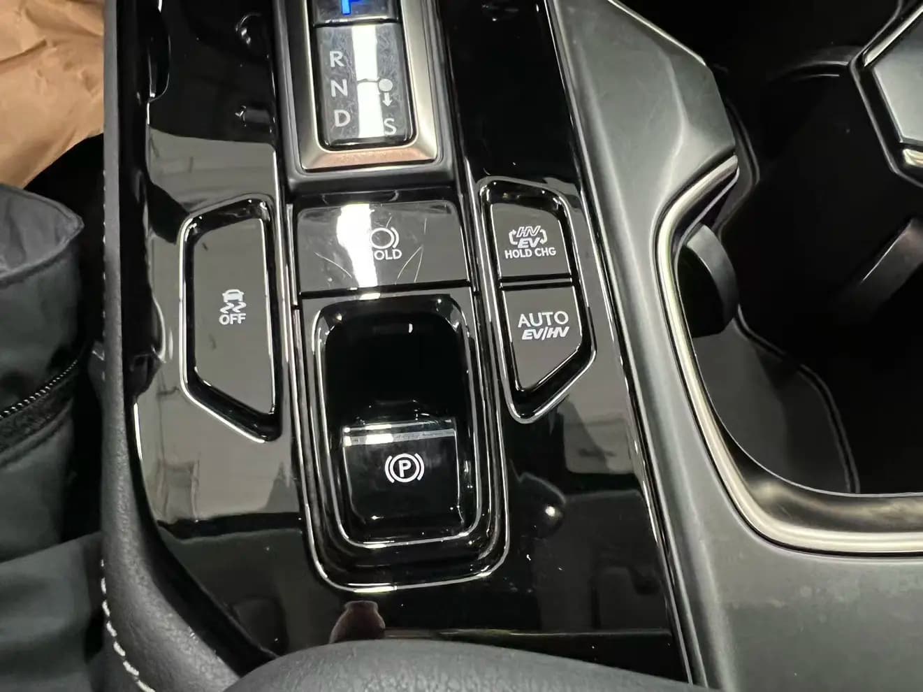 Lexus NX PHEV 2023 г. 45005 км. — фото 7