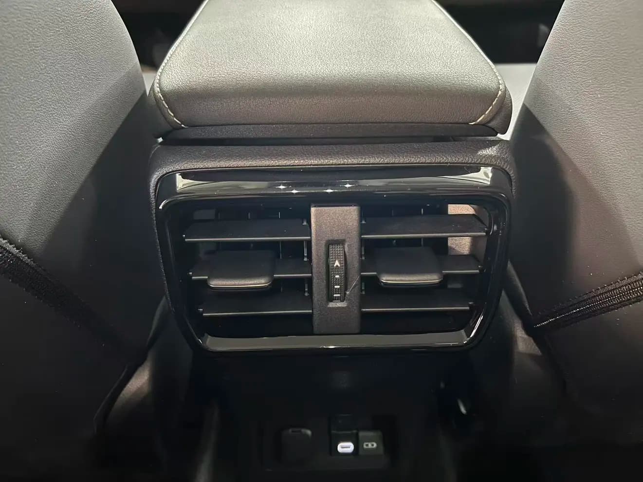 Lexus NX PHEV 2023 г. 45005 км. — фото 9